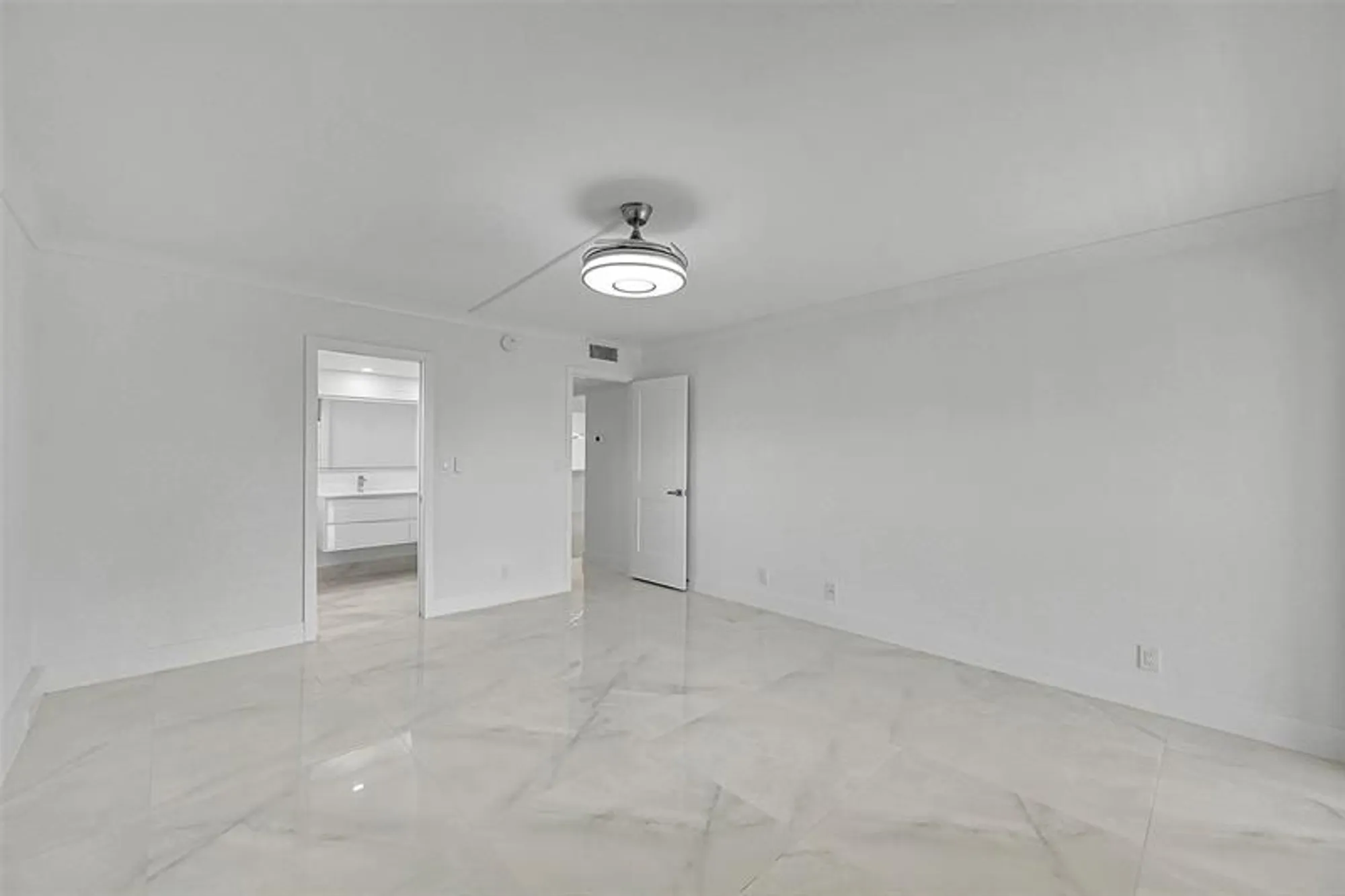 Property Slideshow image 7 of 65 | 2901 victoria cir m4, Coconut Creek, FL, 33066