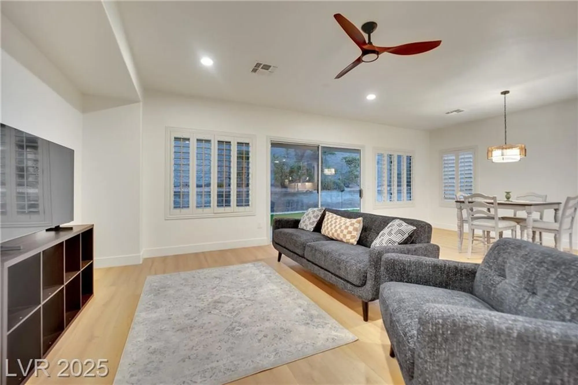 Property Slideshow image 5 of 37 | 1668 wellington springs ave, Henderson, NV, 89052