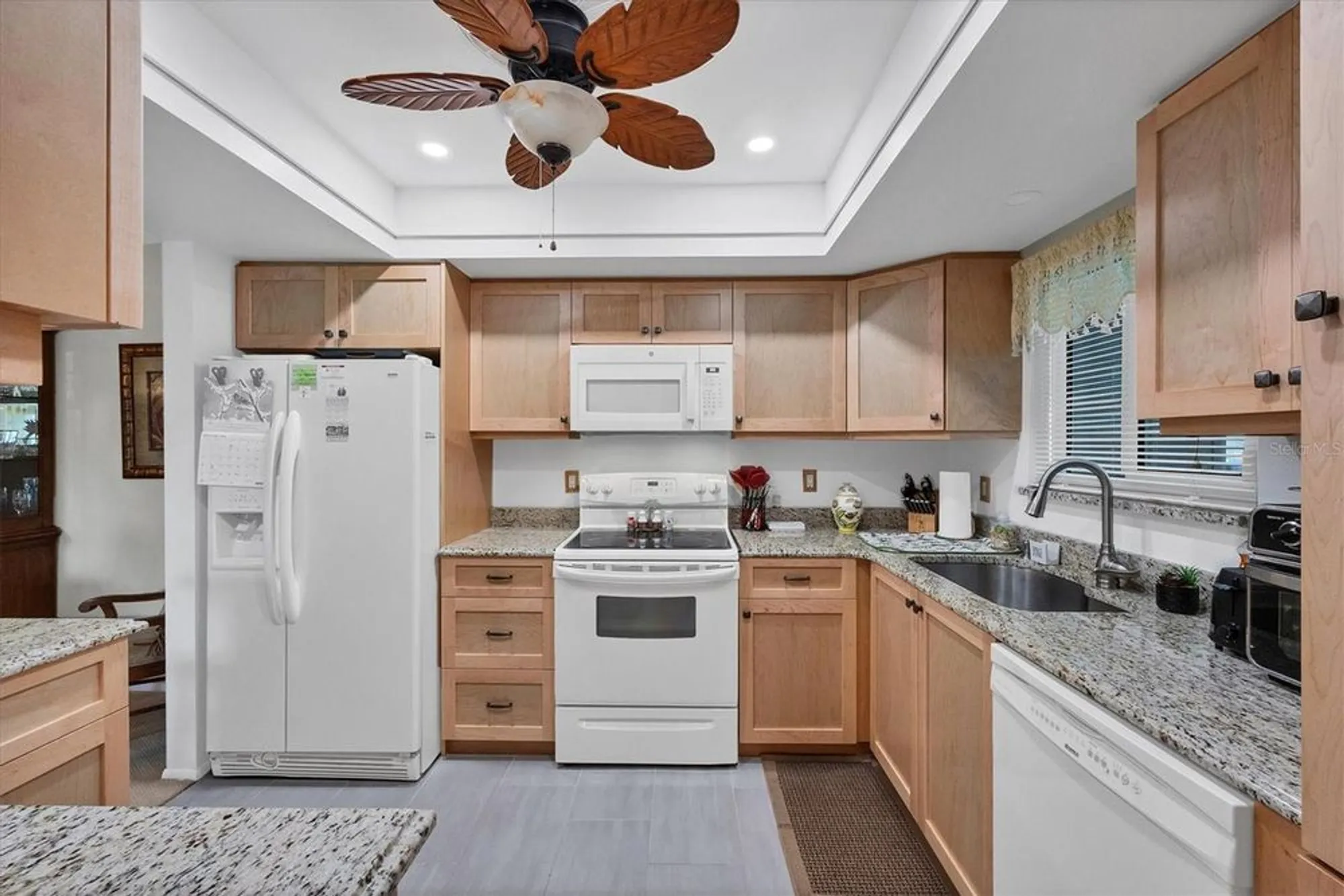 Property Slideshow image 6 of 31 | 3990 overlook bnd 19, Sarasota, FL, 34232