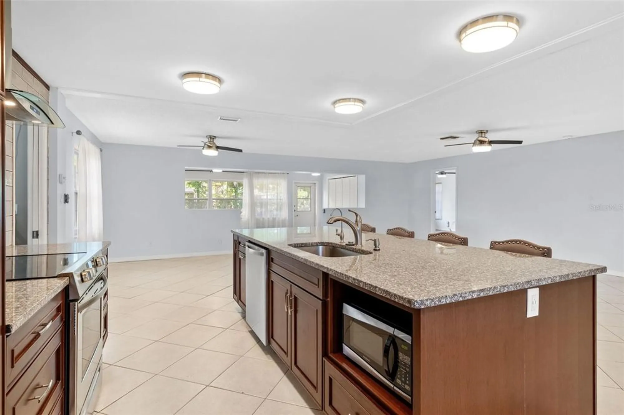 Property Slideshow image 27 of 70 | 7082 w country club dr n # 7082, Sarasota, FL, 34243