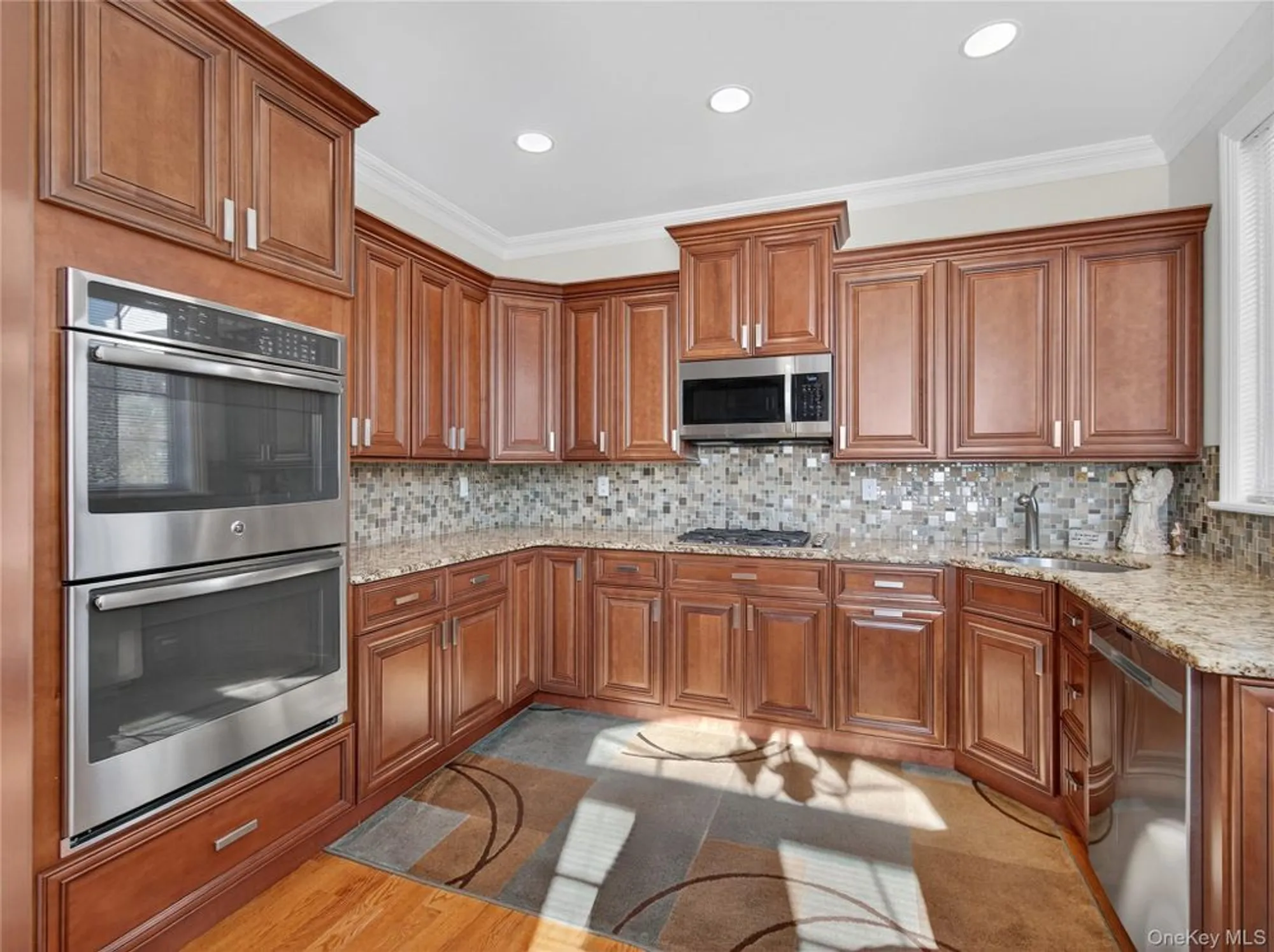 Property Slideshow image 6 of 48 | 41 michael roberts ct, Pearl River, NY, 10965