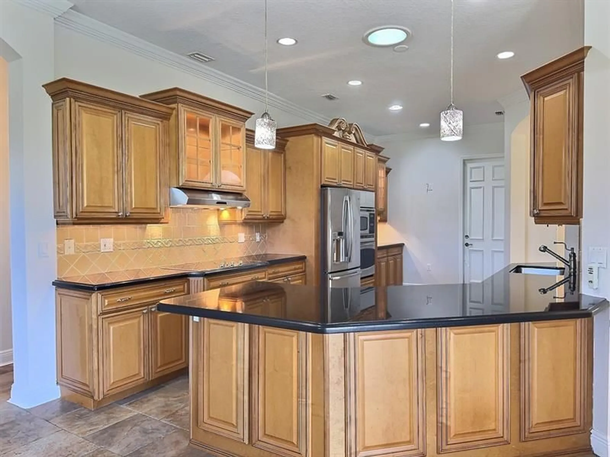 Property Slideshow image 14 of 46 | 655 sw long key ct, Port Saint Lucie, FL, 34986