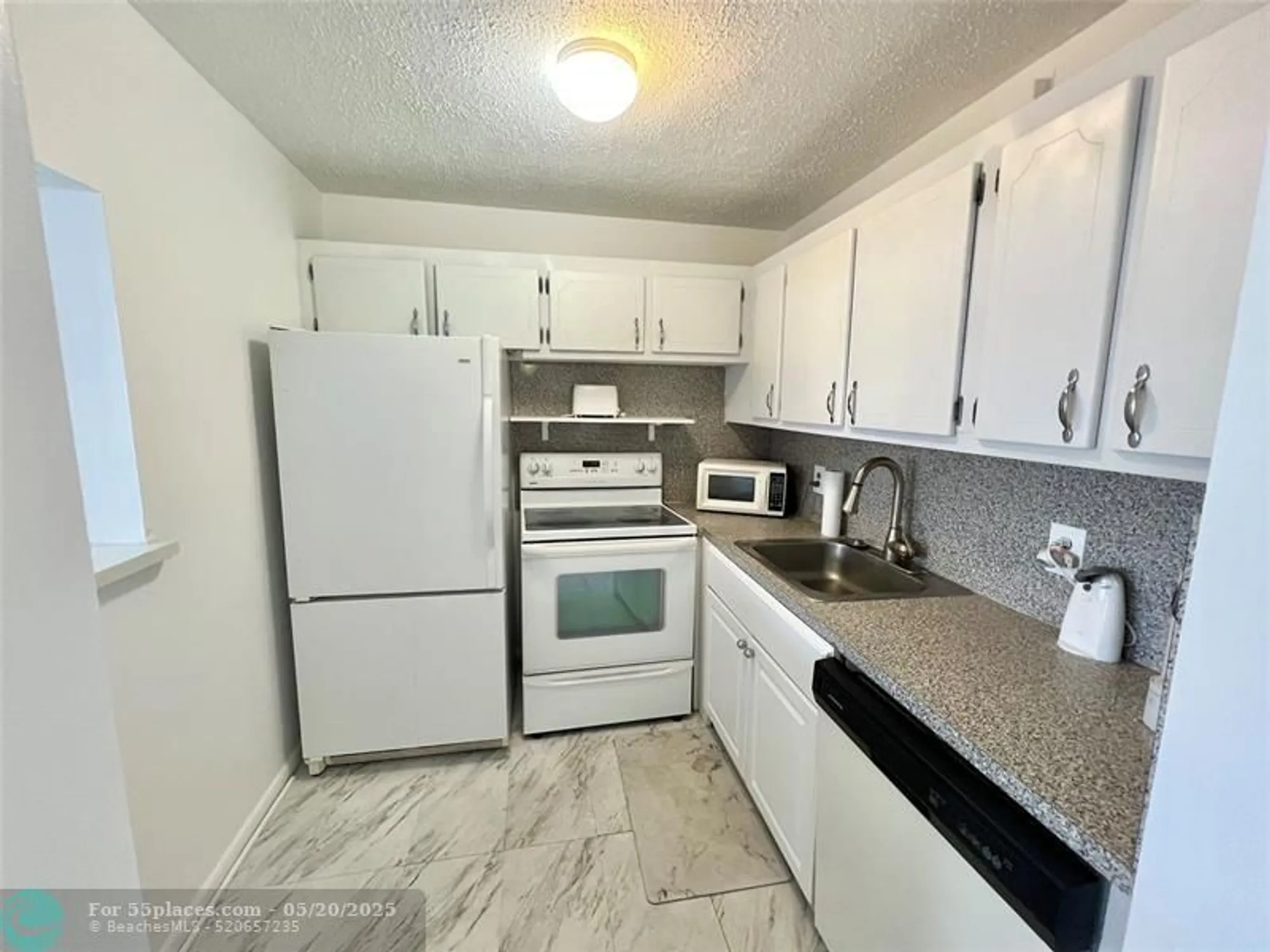 Property Slideshow image 6 of 34 | 266 oakridge p # 266, Deerfield Beach, FL, 33442
