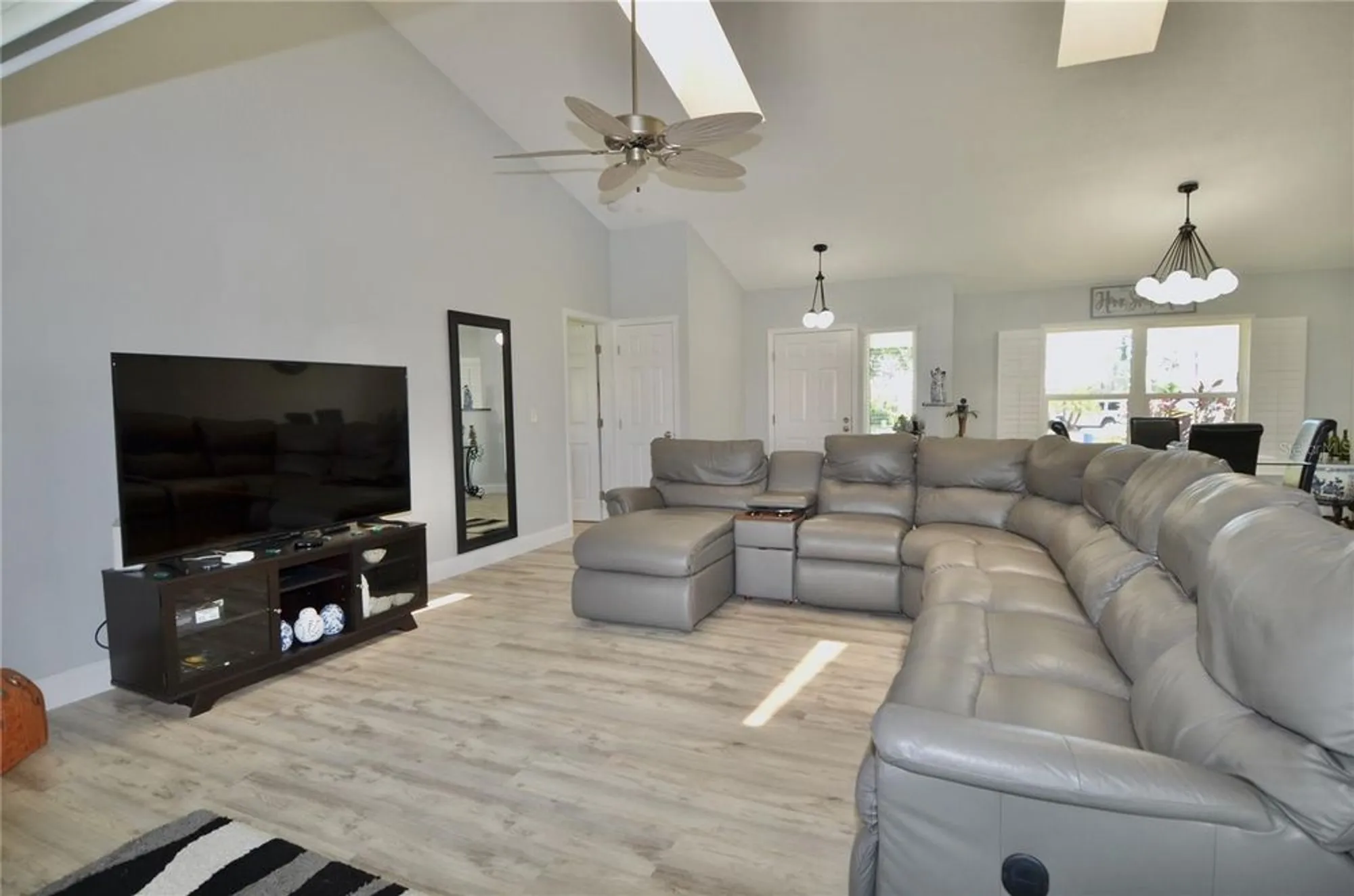 Property Slideshow image 3 of 77 | 611 paget dr, Venice, FL, 34293
