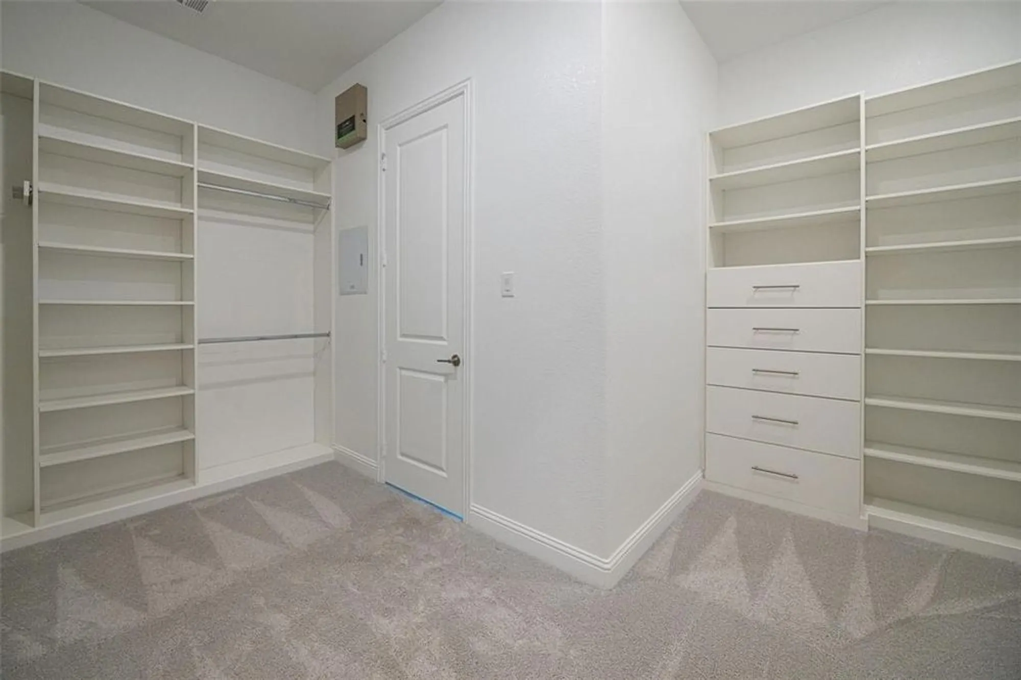 Property Slideshow image 28 of 40 | 7736 castlebridge, The Colony, TX, 75056