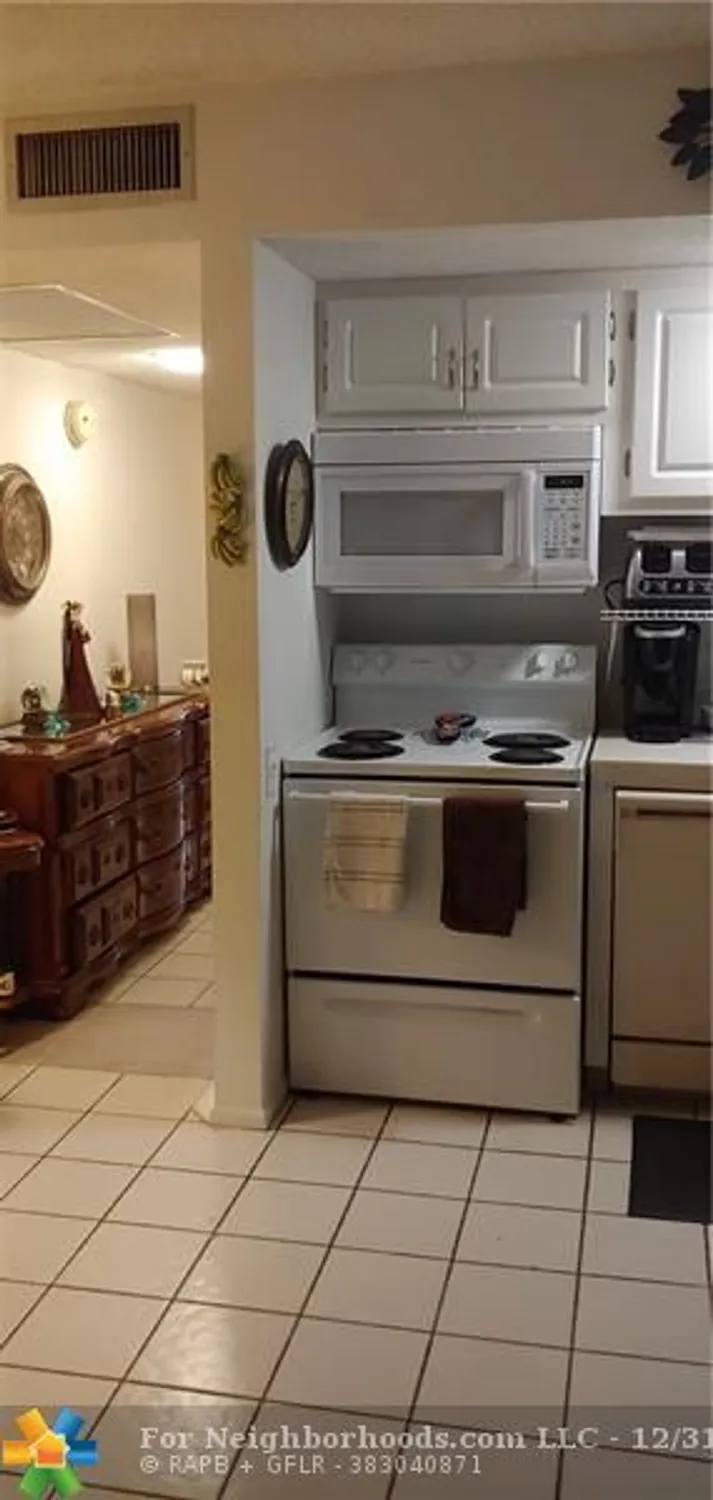 Property Slideshow image 19 of 23 | 2604 nassau bnd apt e1, Coconut Creek, FL, 33066