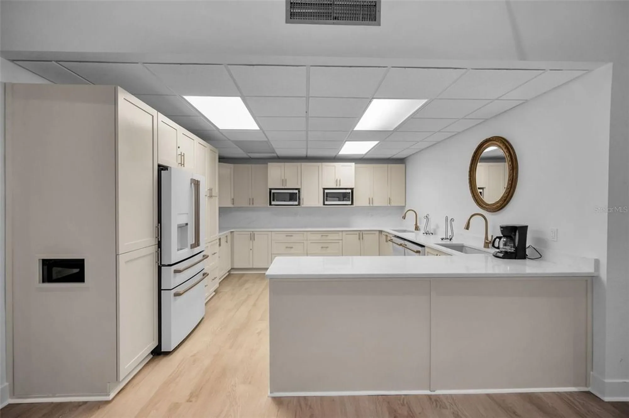 Property Slideshow image 17 of 23 | 634 edgewater dr 348, Dunedin, FL, 34698