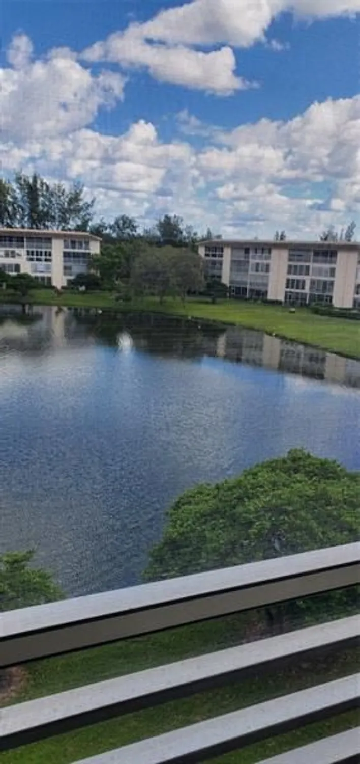 Property Slideshow image 17 of 20 | 1902 bermuda cir h4, Coconut Creek, FL, 33066