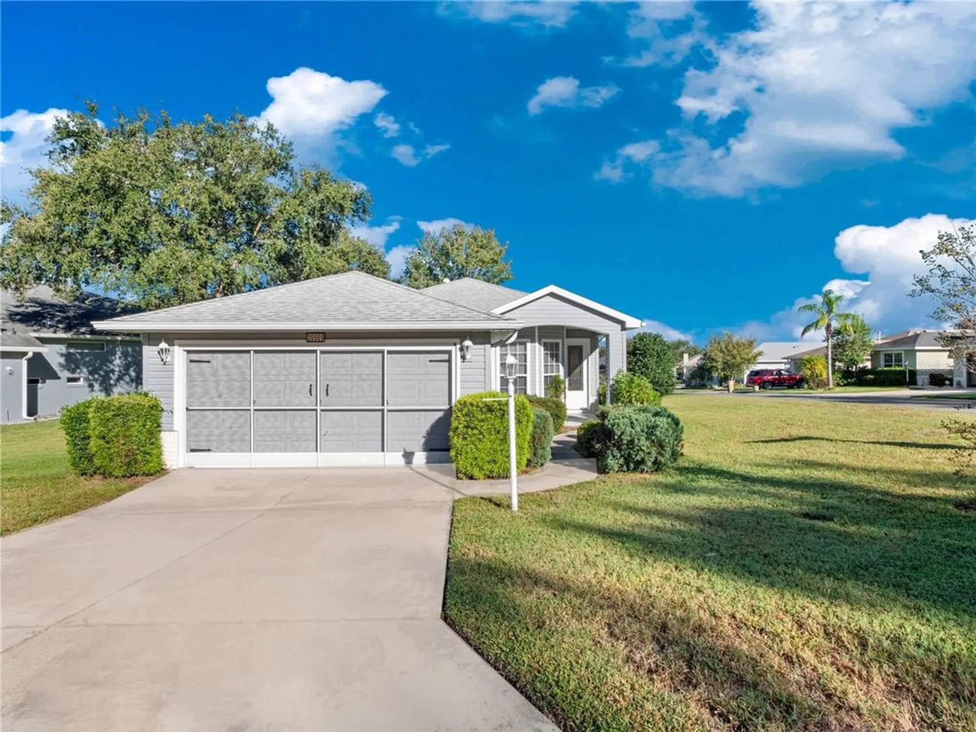 Property Slideshow image 2 of 77 | 20505 queen alexandra dr, Leesburg, FL, 34748