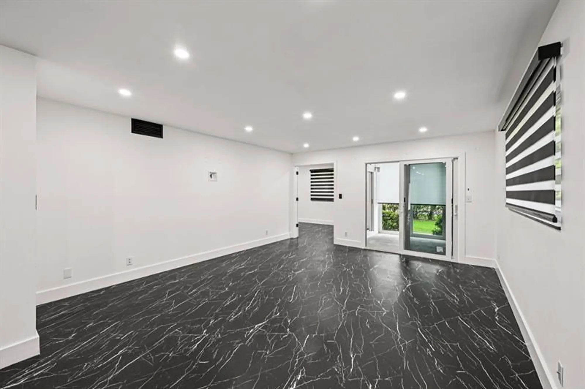 Property Slideshow image 17 of 44 | 1601 abaco dr m1, Coconut Creek, FL, 33066