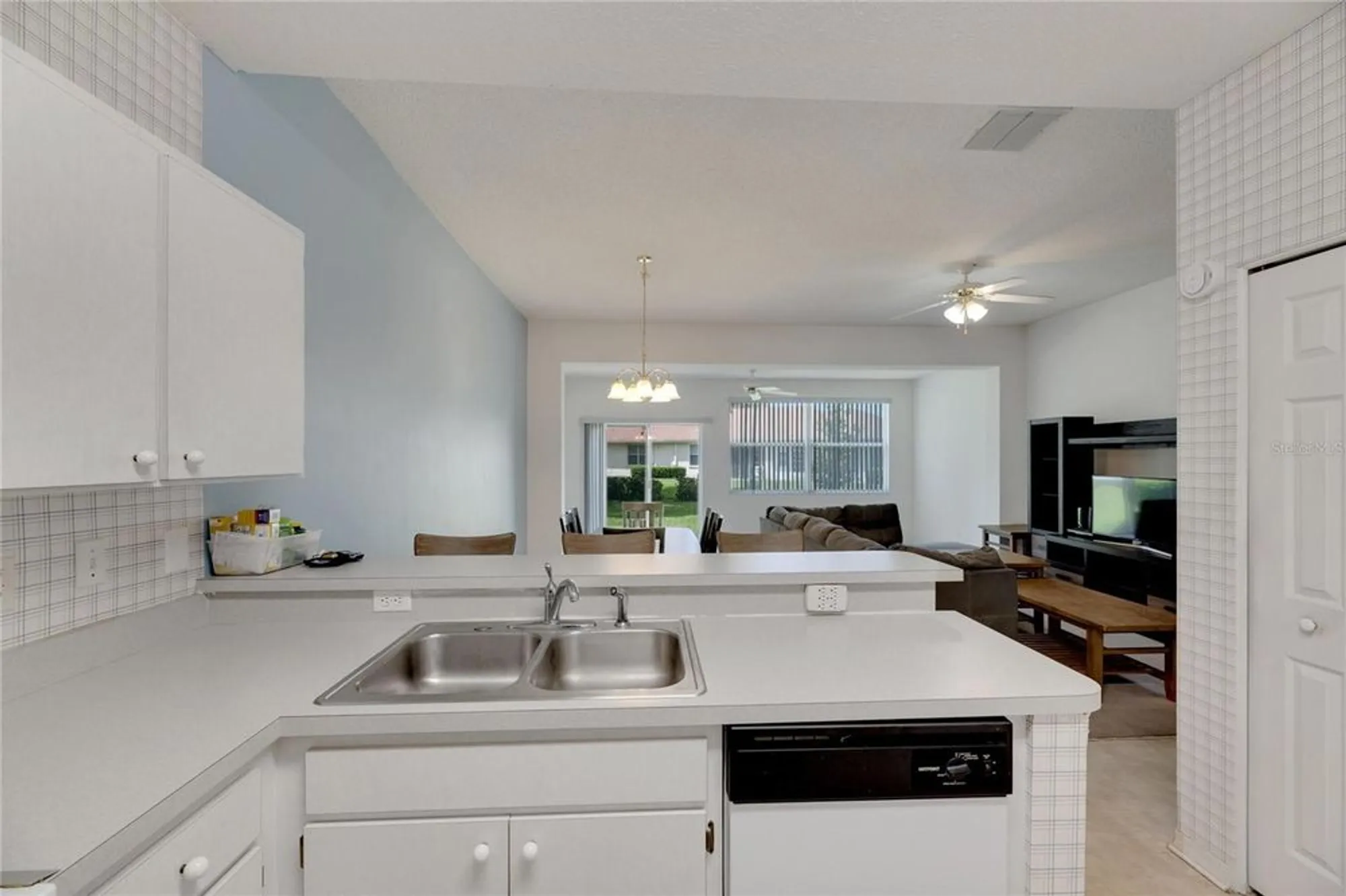 Property Slideshow image 44 of 46 | 1015 radison lake ct # 65, Sun City Center, FL, 33573
