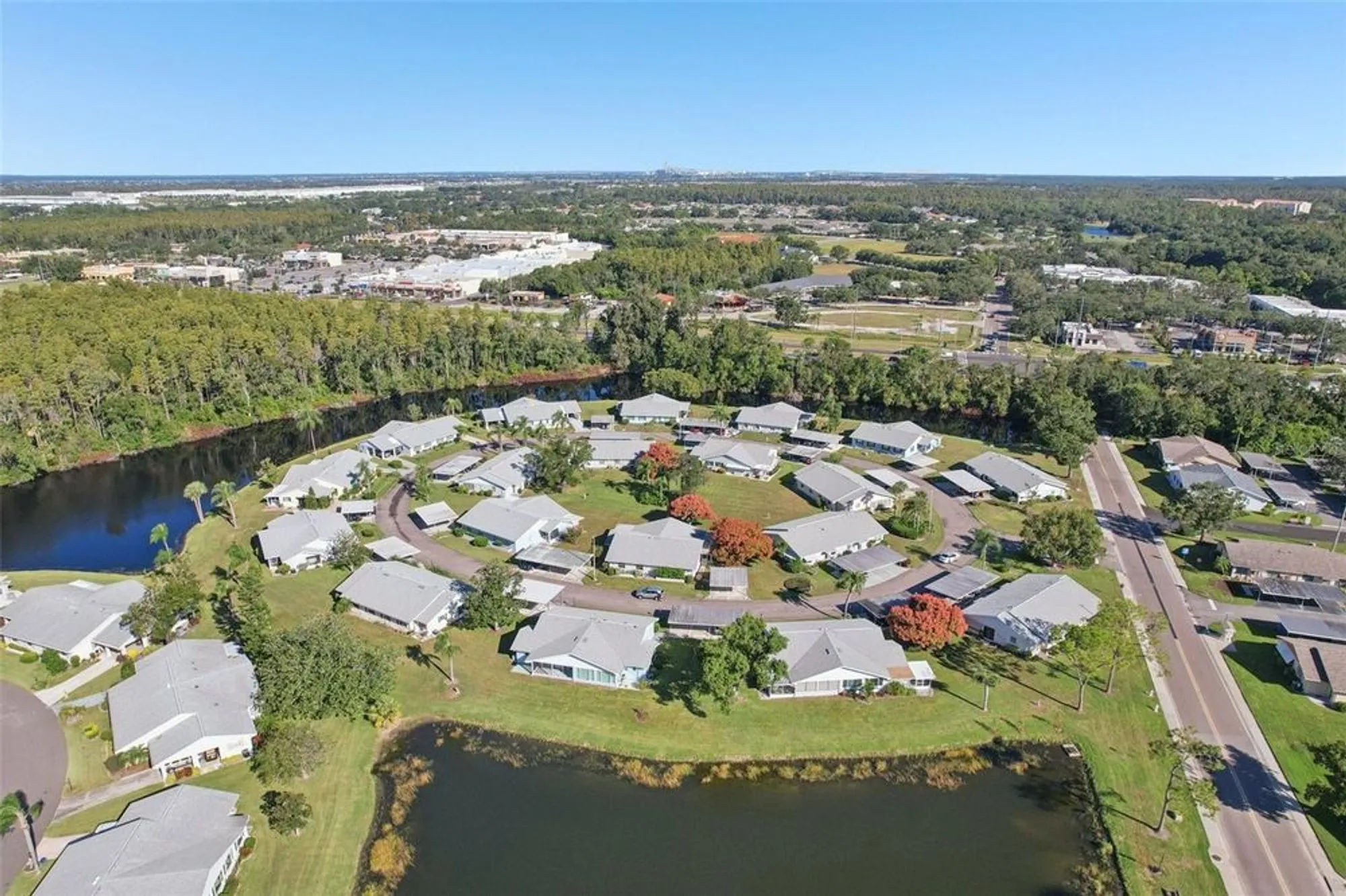 Property Slideshow image 32 of 55 | 2339 glenmore cir, Sun City Center, FL, 33573