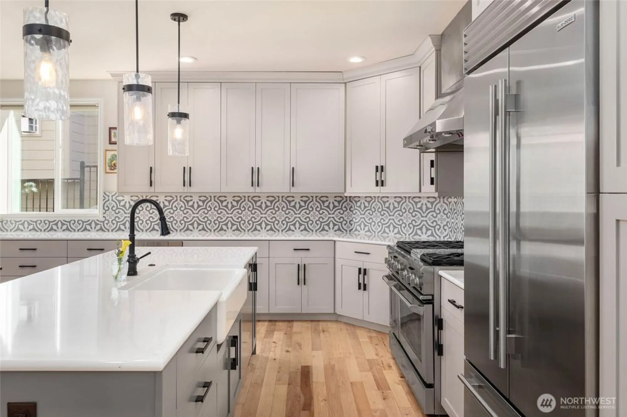 Property Slideshow image 9 of 38 | 12438 243rd pl, Redmond, WA, 98053