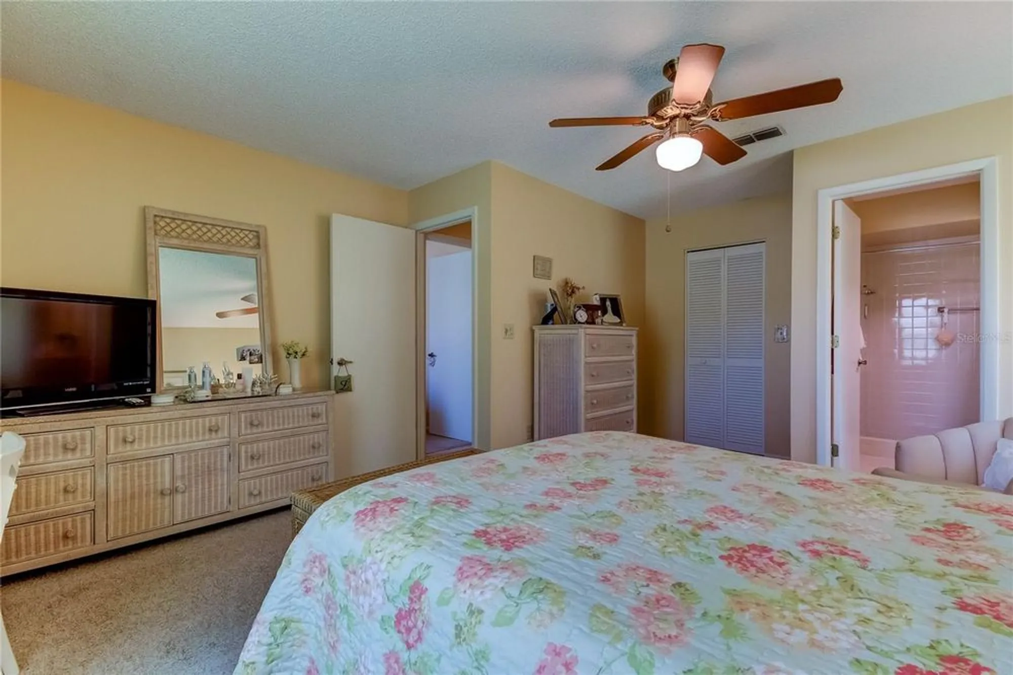 Property Slideshow image 8 of 44 | 3283 hilary cir 2c, Palm Harbor, FL, 34684