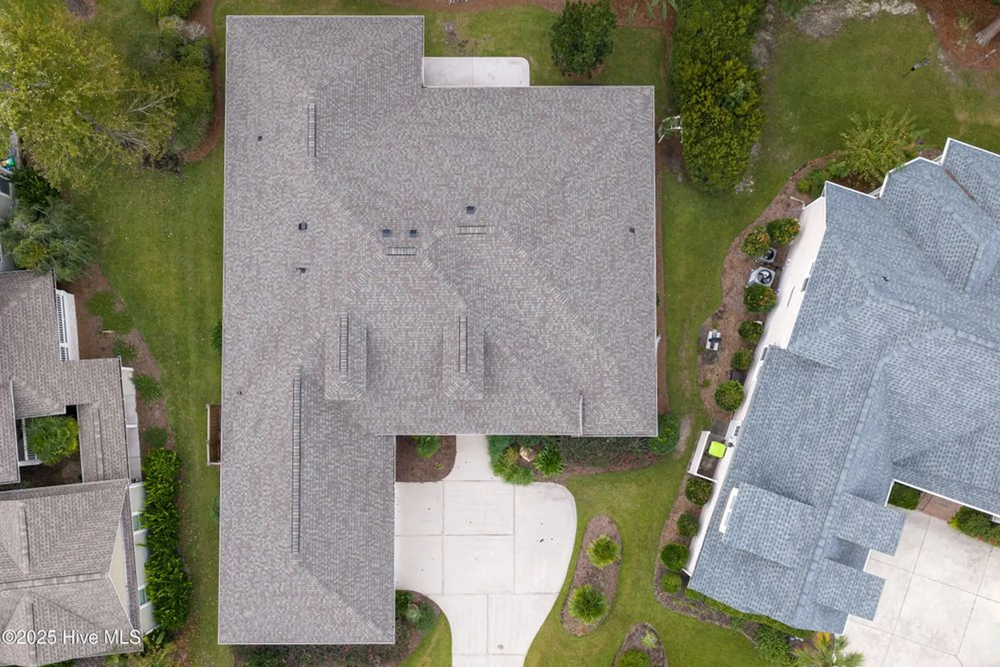 Property Slideshow image 9 of 74 | 1715 s stillwood dr, Leland, NC, 28451