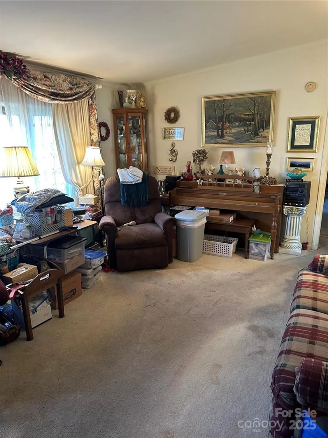 Property Slideshow image 16 of 28 | 308 riverwind dr, Hendersonville, NC, 28739