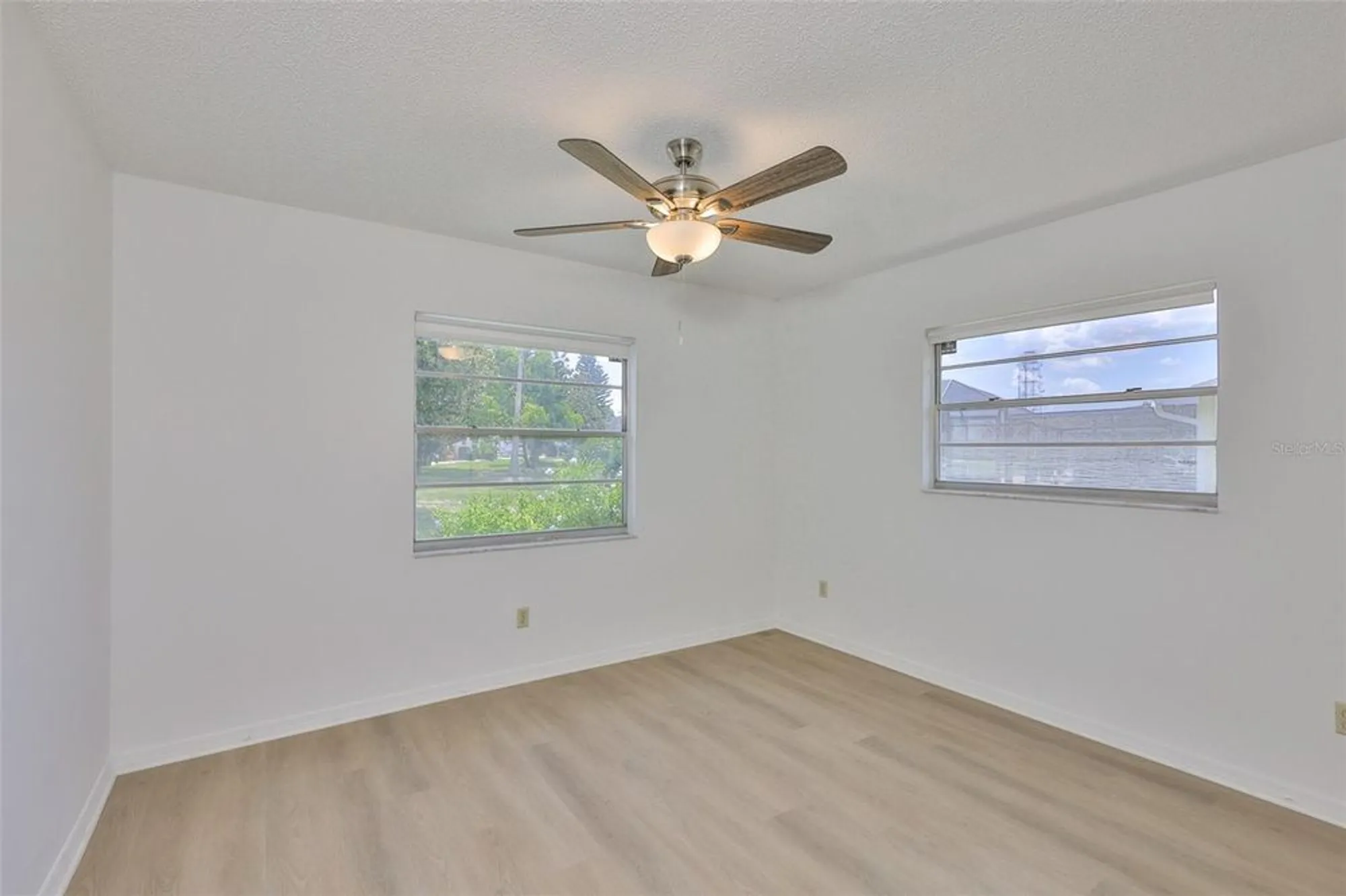 Property Slideshow image 23 of 47 | 1219 wild feather ln, Sun City Center, FL, 33573