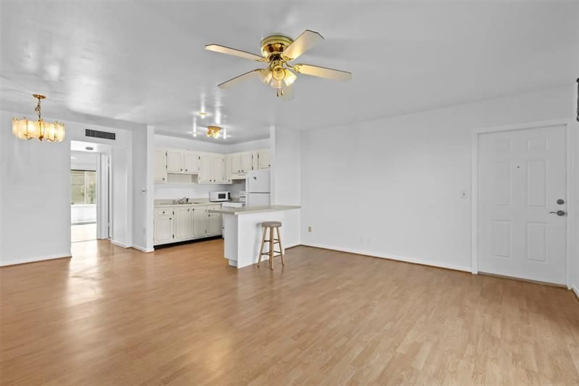 Property Slideshow image 4 of 22 | 90 south blvd 2c, Boynton Beach, FL, 33435