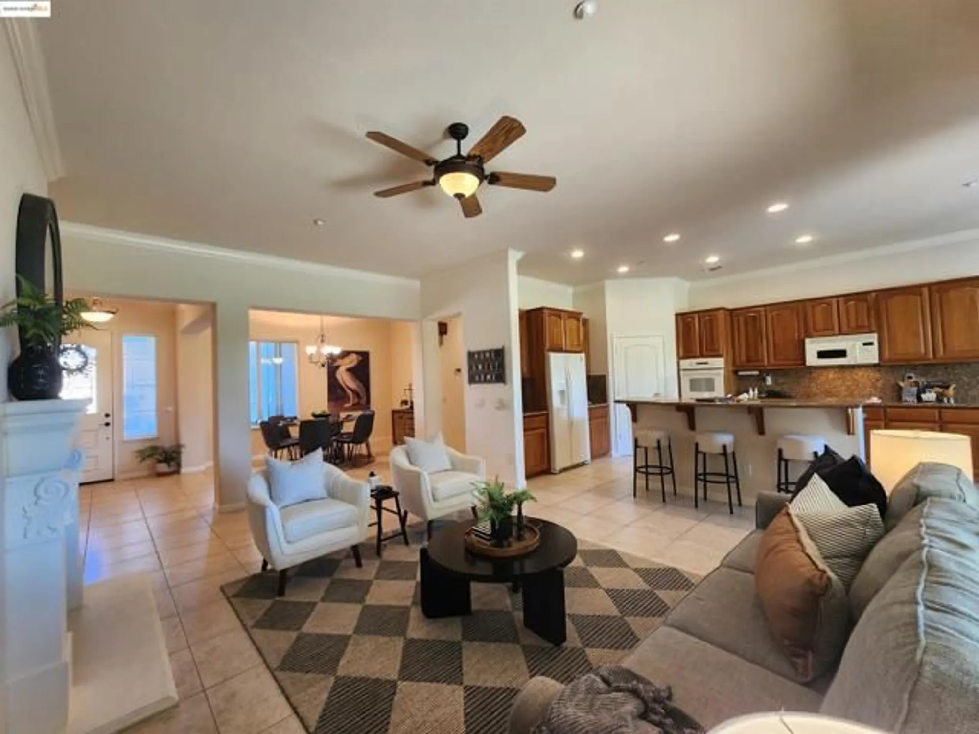 Property Slideshow image 12 of 49 | 930 suntan ln, Brentwood, CA, 94513