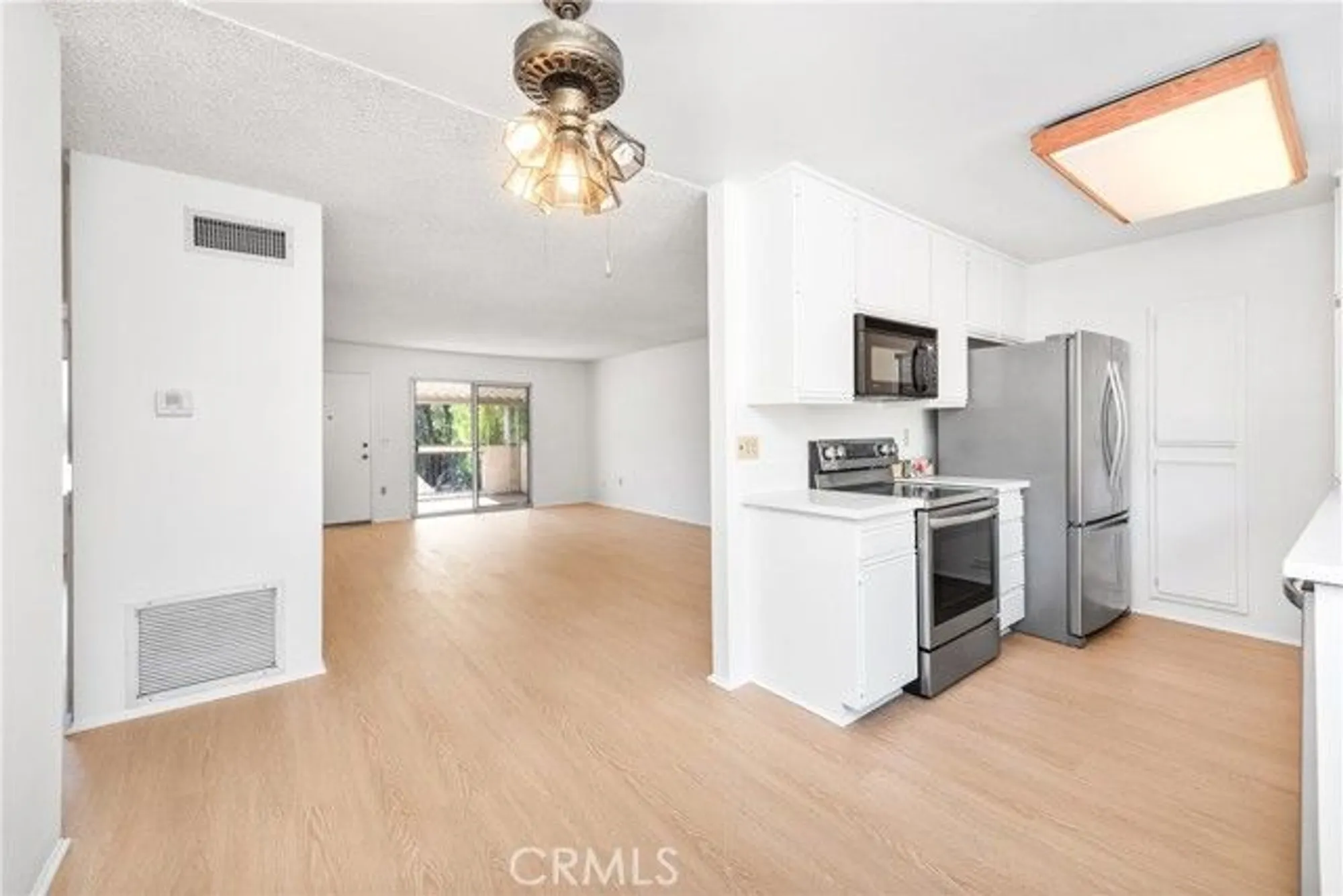 Property Slideshow image 10 of 41 | 19828 spanish oak dr, Newhall, CA, 91321