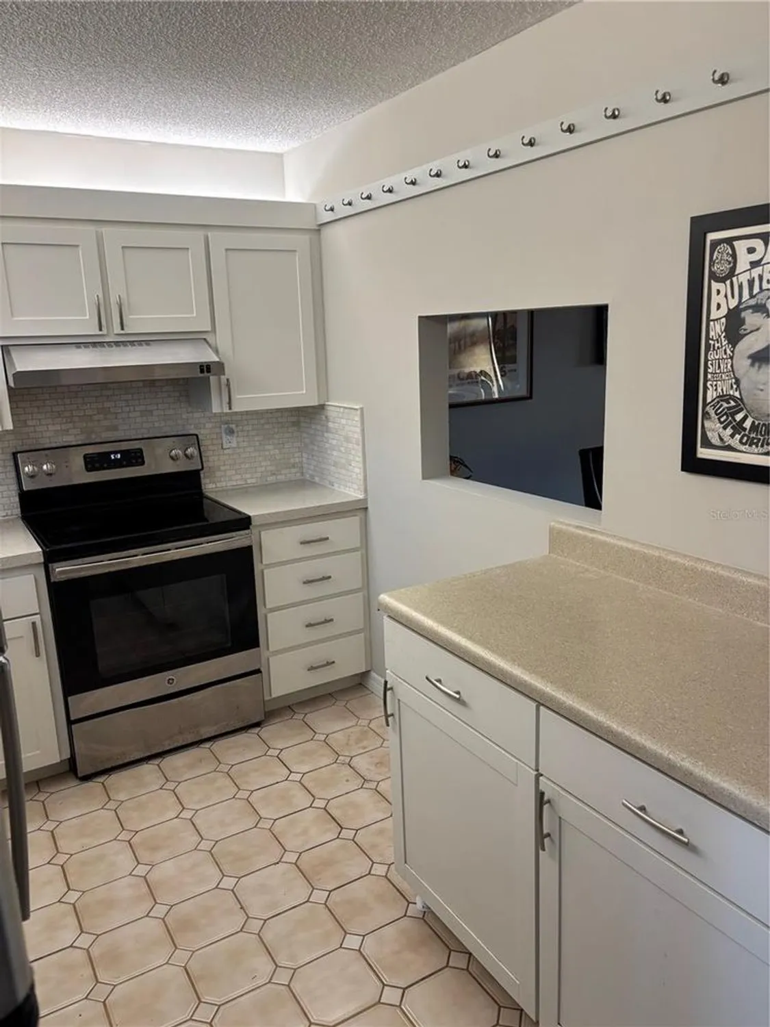 Property Slideshow image 6 of 41 | 7540 bay island dr 251, South Pasadena, FL, 33707