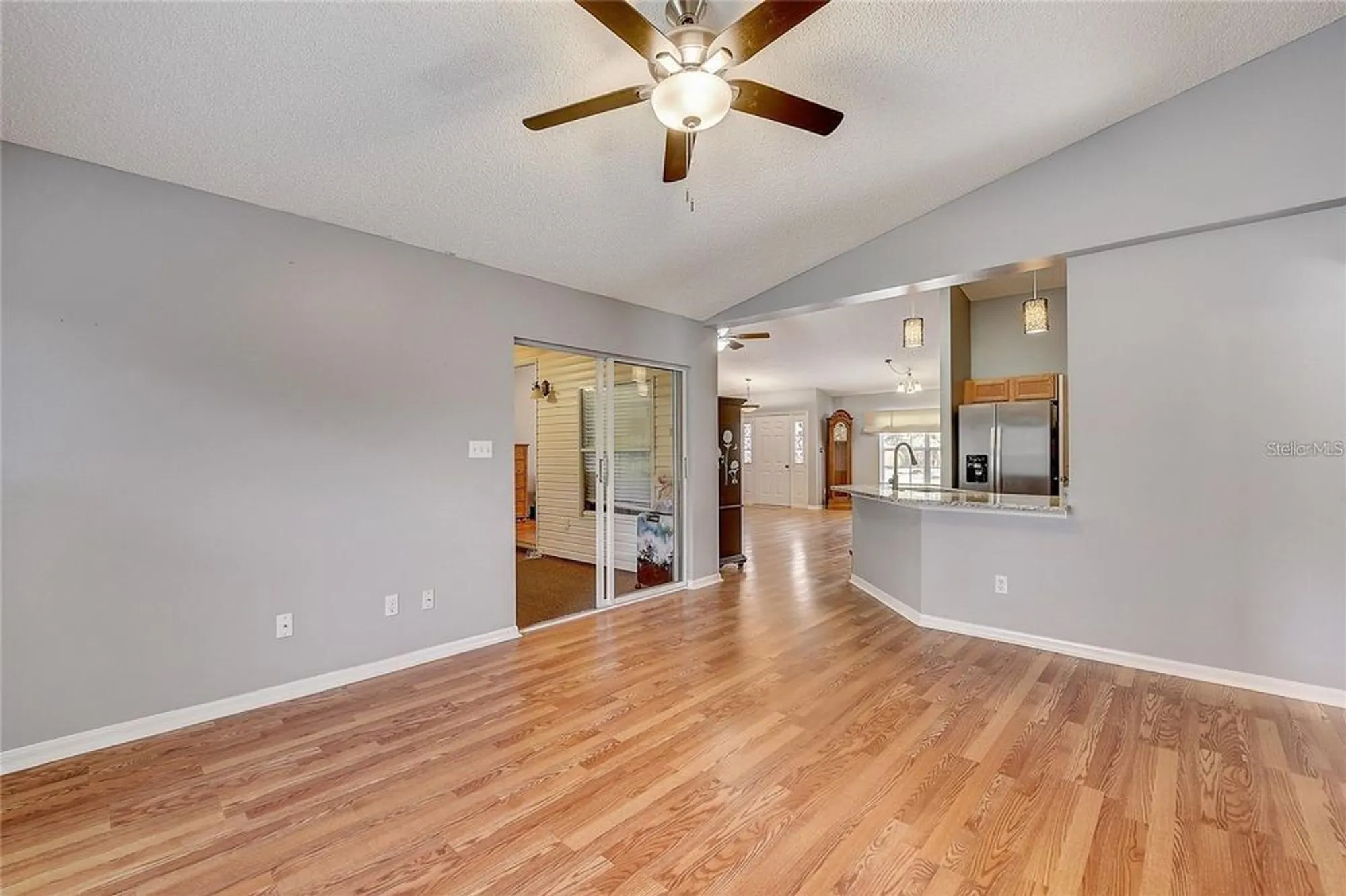 Property Slideshow image 13 of 43 | 25273 lost oak cir, Leesburg, FL, 34748