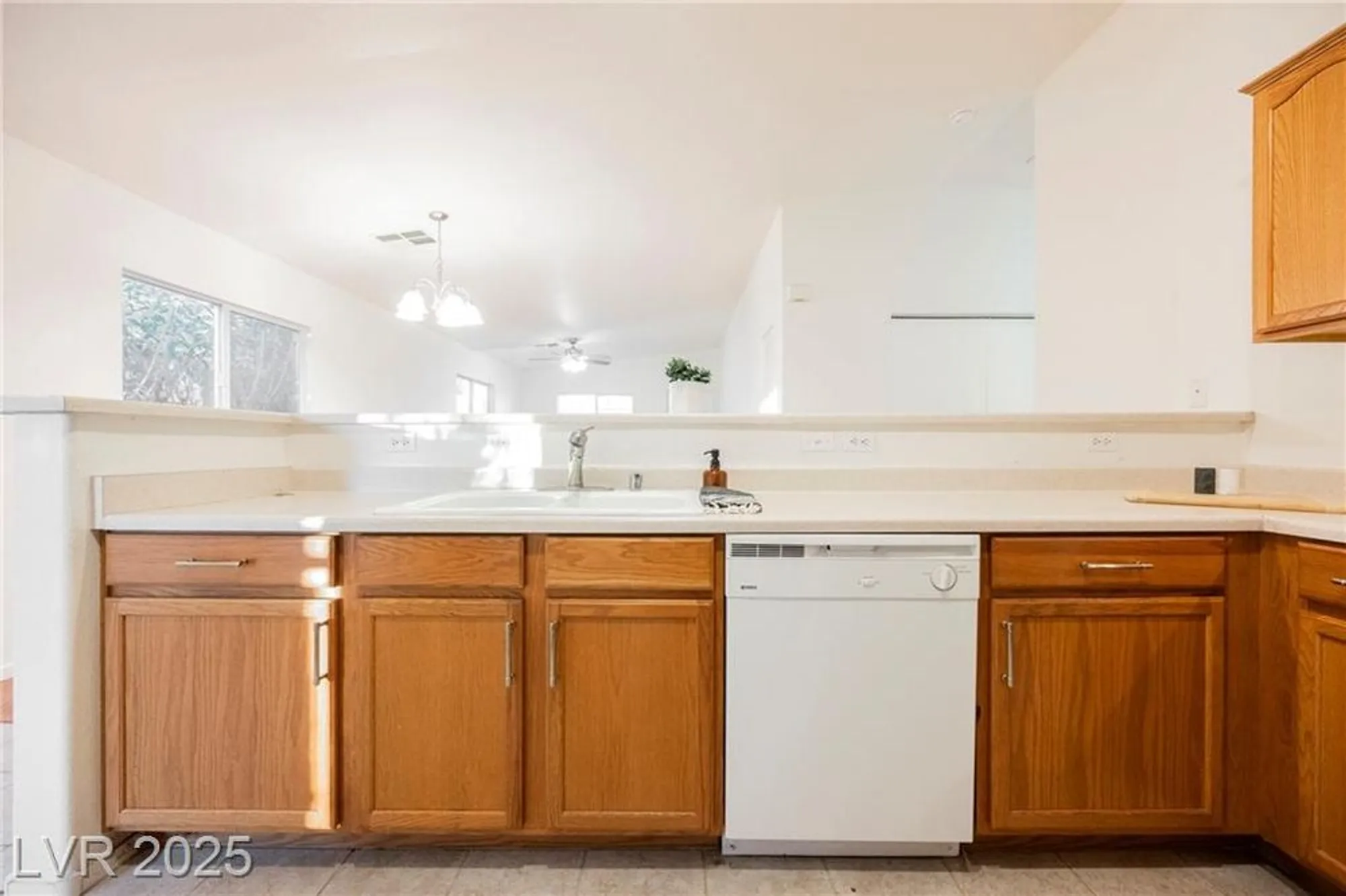 Property Slideshow image 3 of 22 | 4960 mascaro dr, Las Vegas, NV, 89122