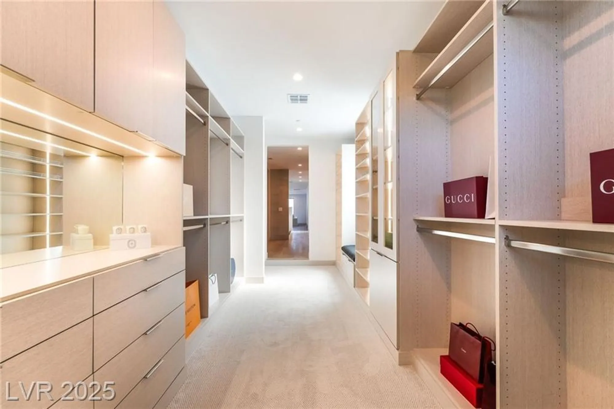 Property Slideshow image 21 of 67 | 33 falling ridge ln, Henderson, NV, 89011