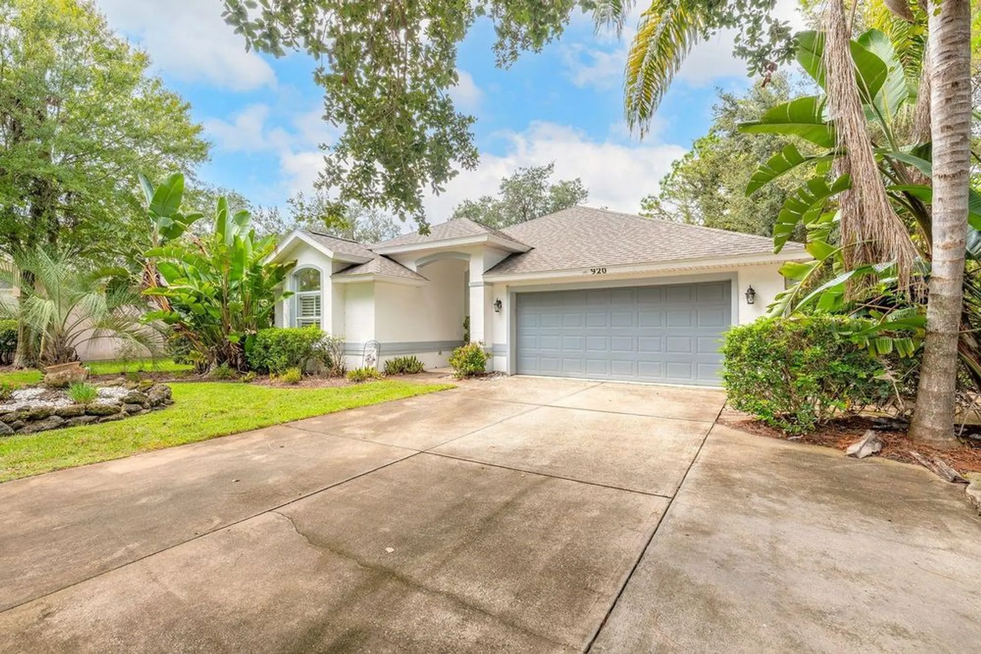 Property Slideshow image 2 of 44 | 920 brookridge ln, Ormond Beach, FL, 32174