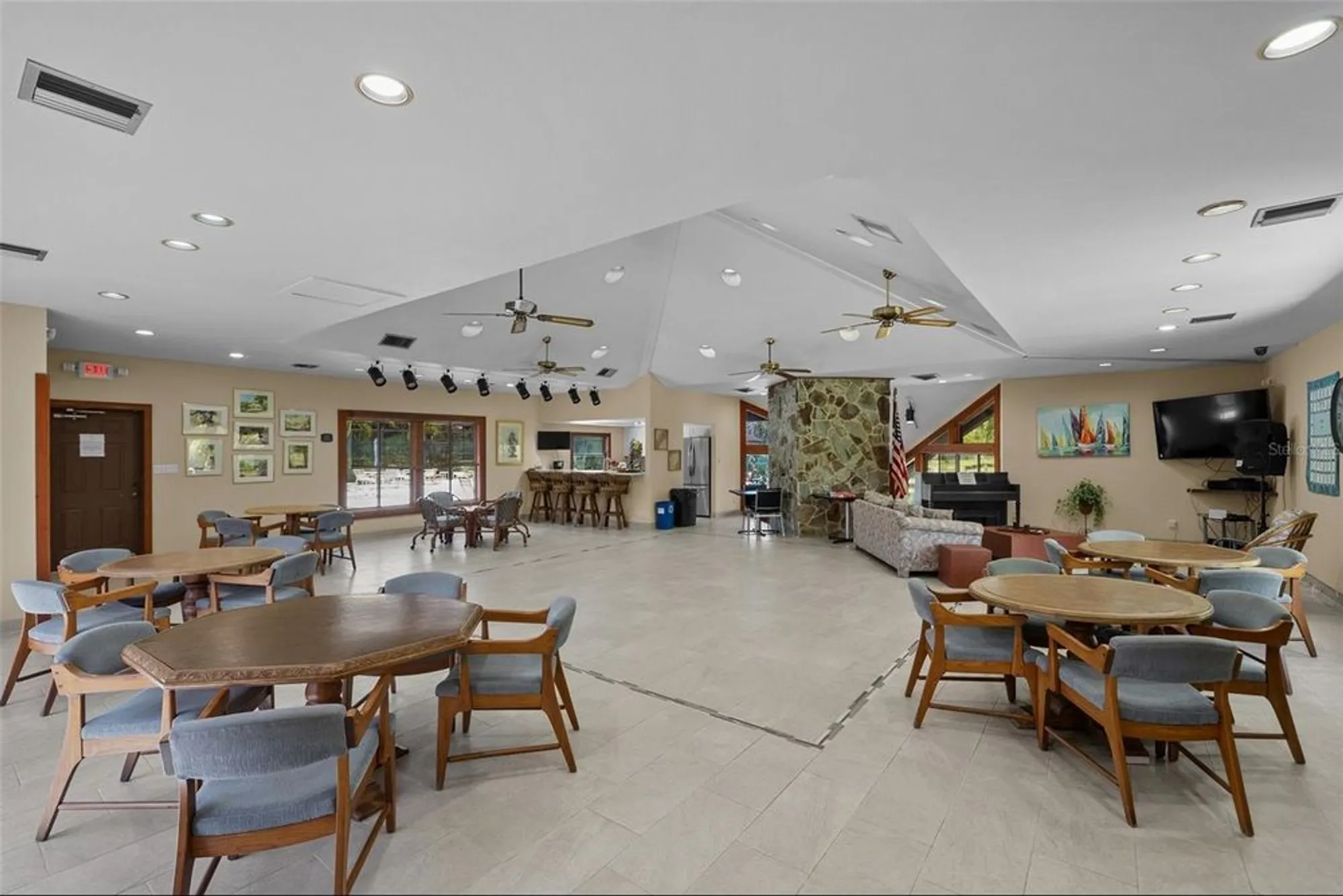 Property Slideshow image 41 of 50 | 6061 fairway ln 1411, Bradenton, FL, 34210