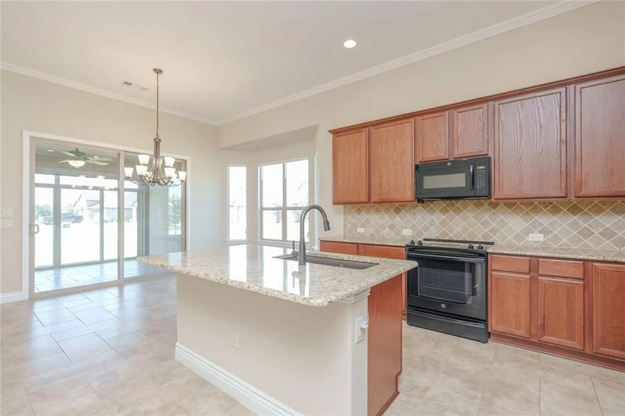 Property Slideshow image 13 of 36 | 12813 pumice ln, Denton, TX, 76207