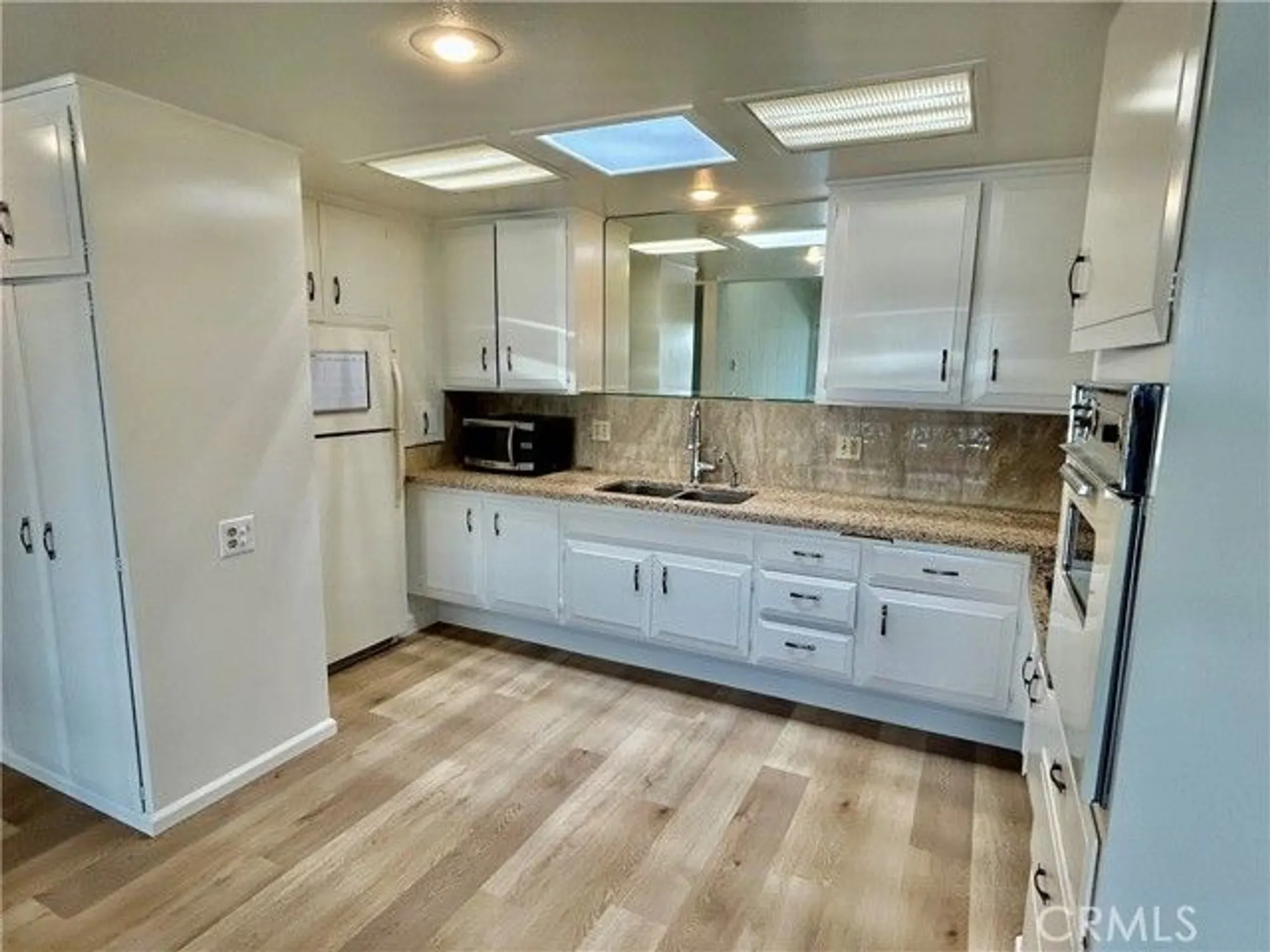 Property Slideshow image 4 of 10 | 1660 monterey rd, Seal Beach, CA, 90740