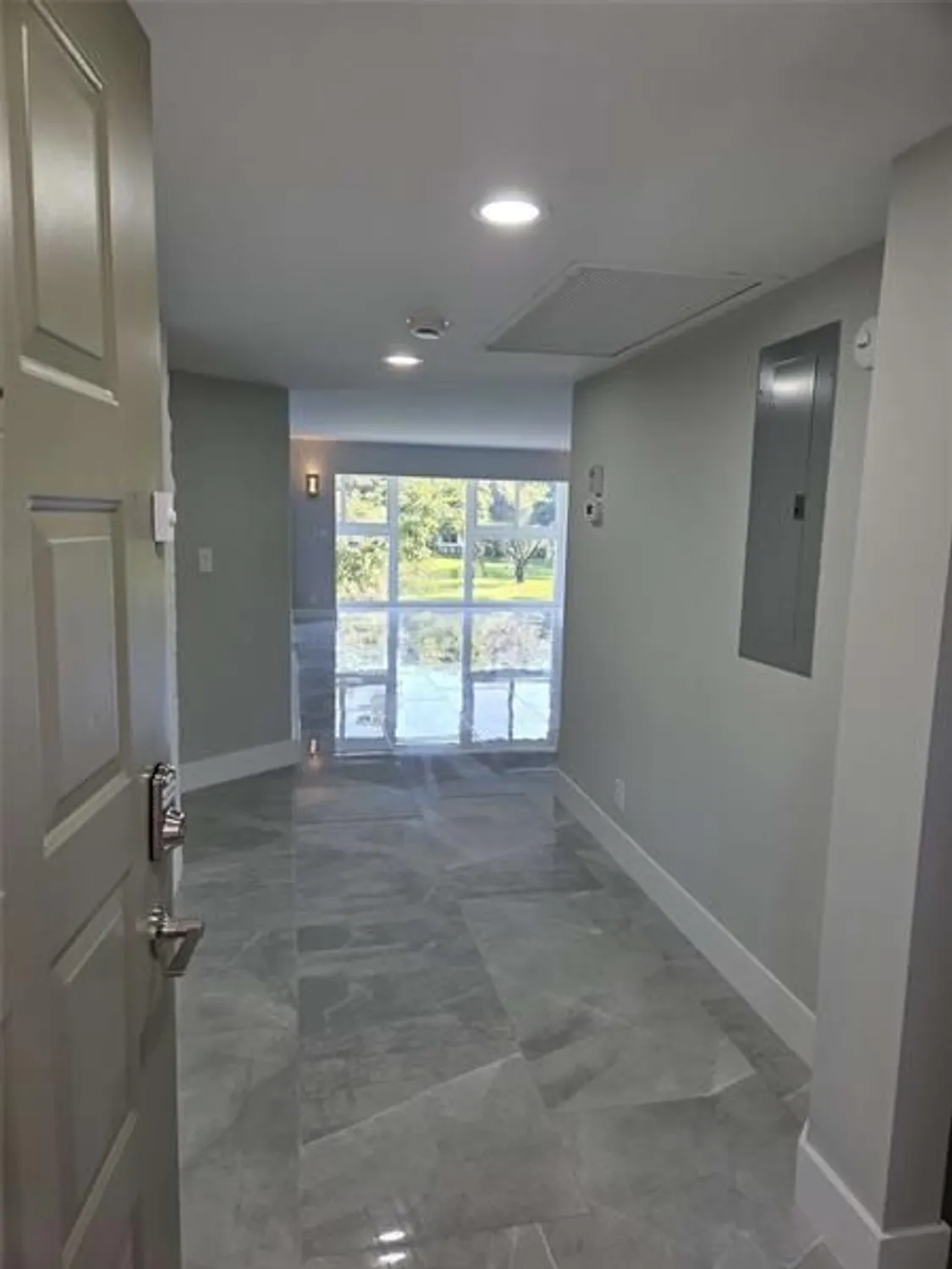 Property Slideshow image 13 of 25 | 1502 cayman way c2, Coconut Creek, FL, 33066