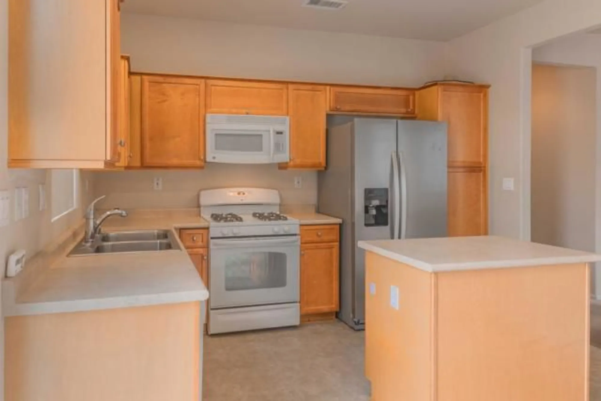 Property Slideshow image 8 of 21 | 81701 avenida de baile, Indio, CA, 92203