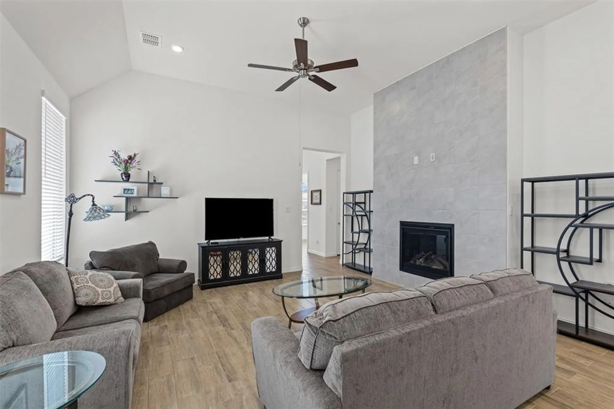 Property Slideshow image 7 of 30 | 4747 kings garden pkwy, Arlington, TX, 76005