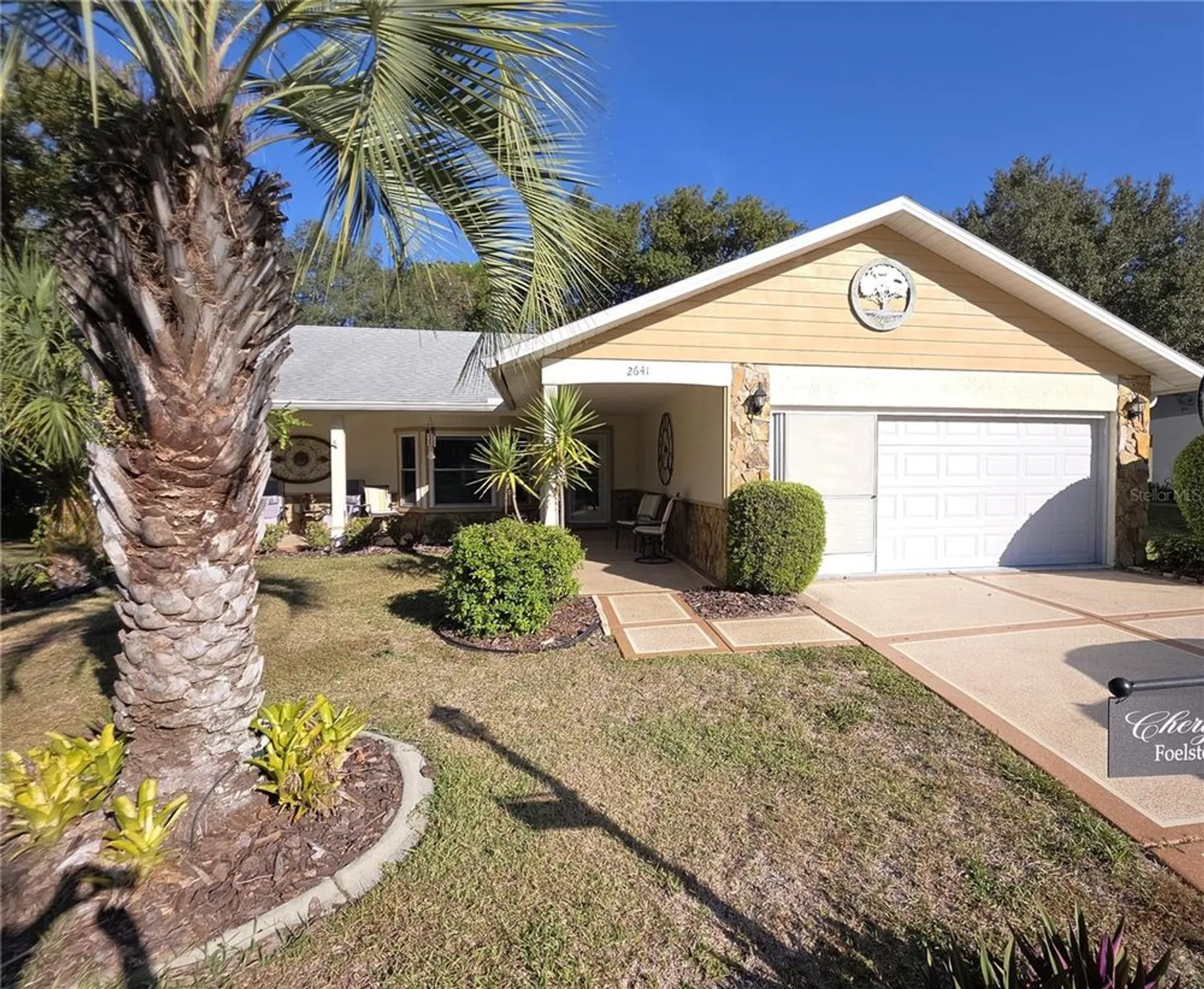 Property Slideshow image 2 of 42 | 2641 royal ridge dr, Spring Hill, FL, 34606