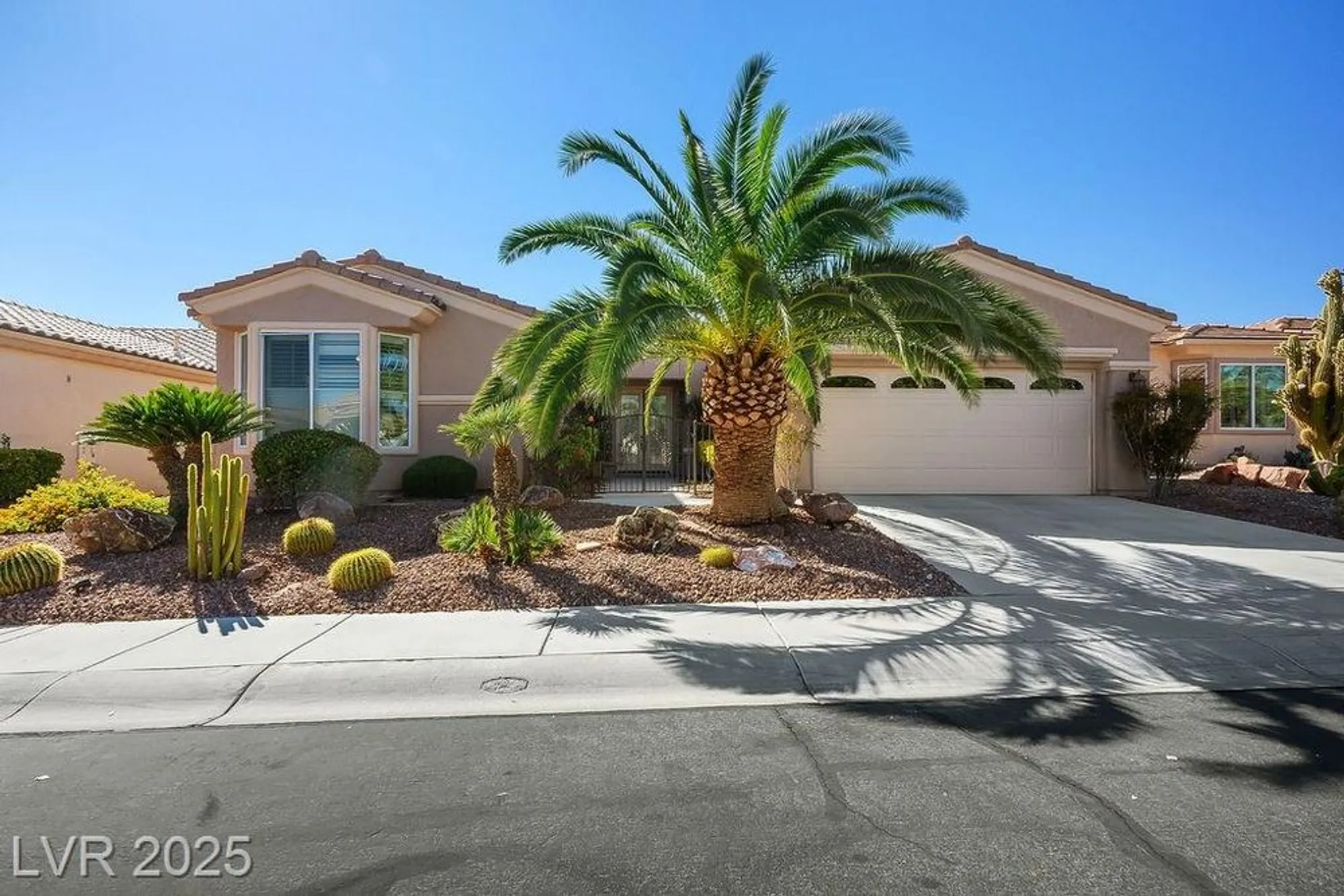 Property Slideshow image 5 of 64 | 5123 vincitor st, Las Vegas, NV, 89135