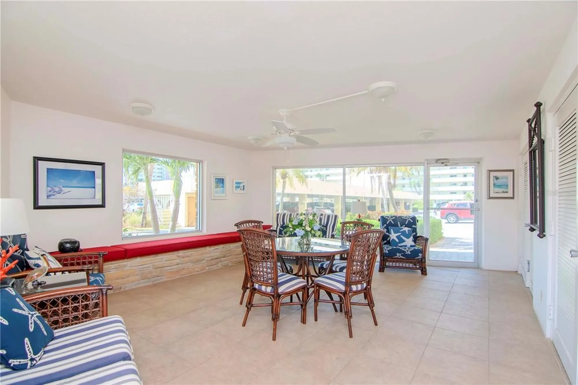 Property Slideshow image 17 of 27 | 4725 cove cir apt 804, St Petersburg, FL, 33708