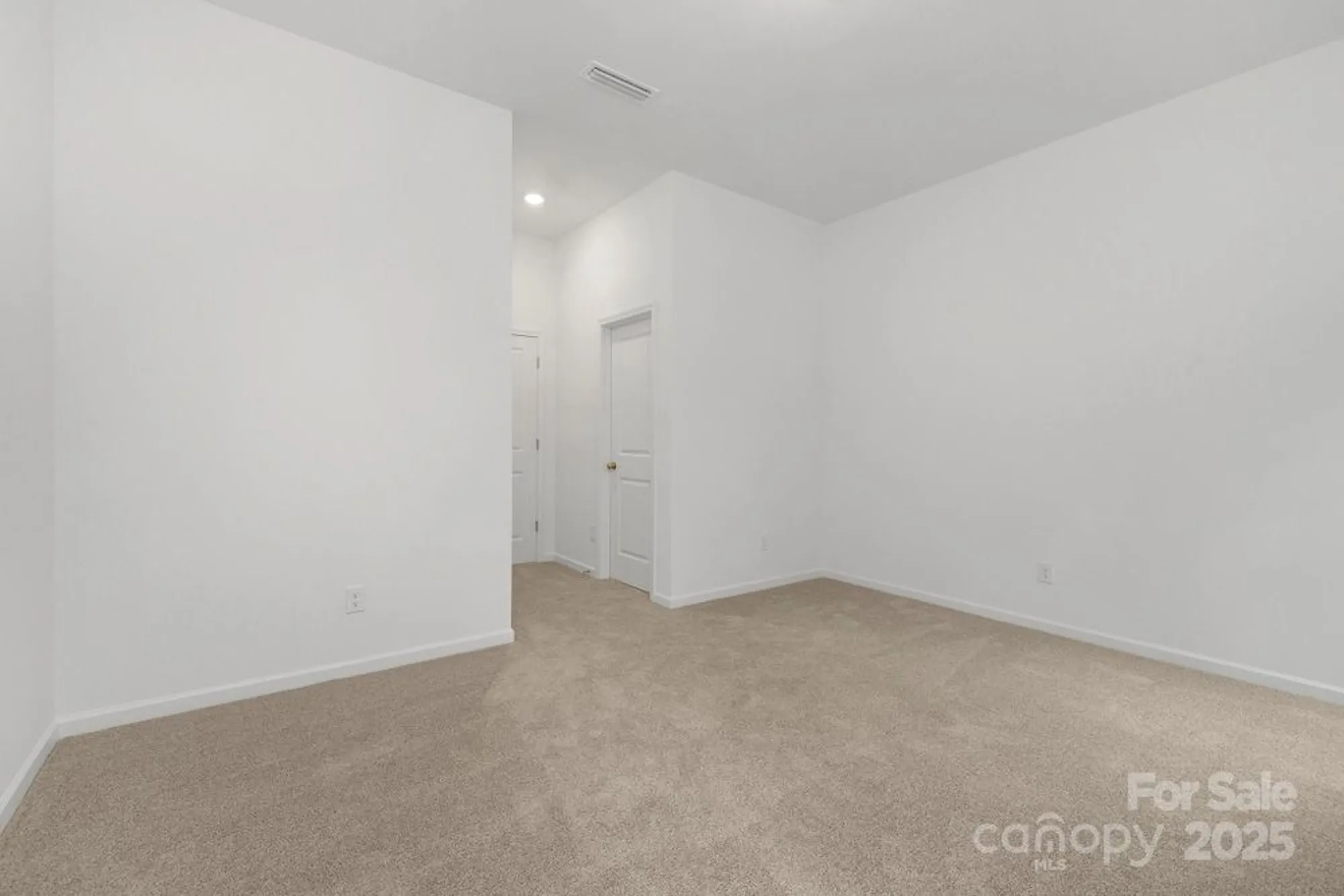 Property Slideshow image 22 of 37 | 24558 blue heron cir # 402, Lancaster, SC, 29720