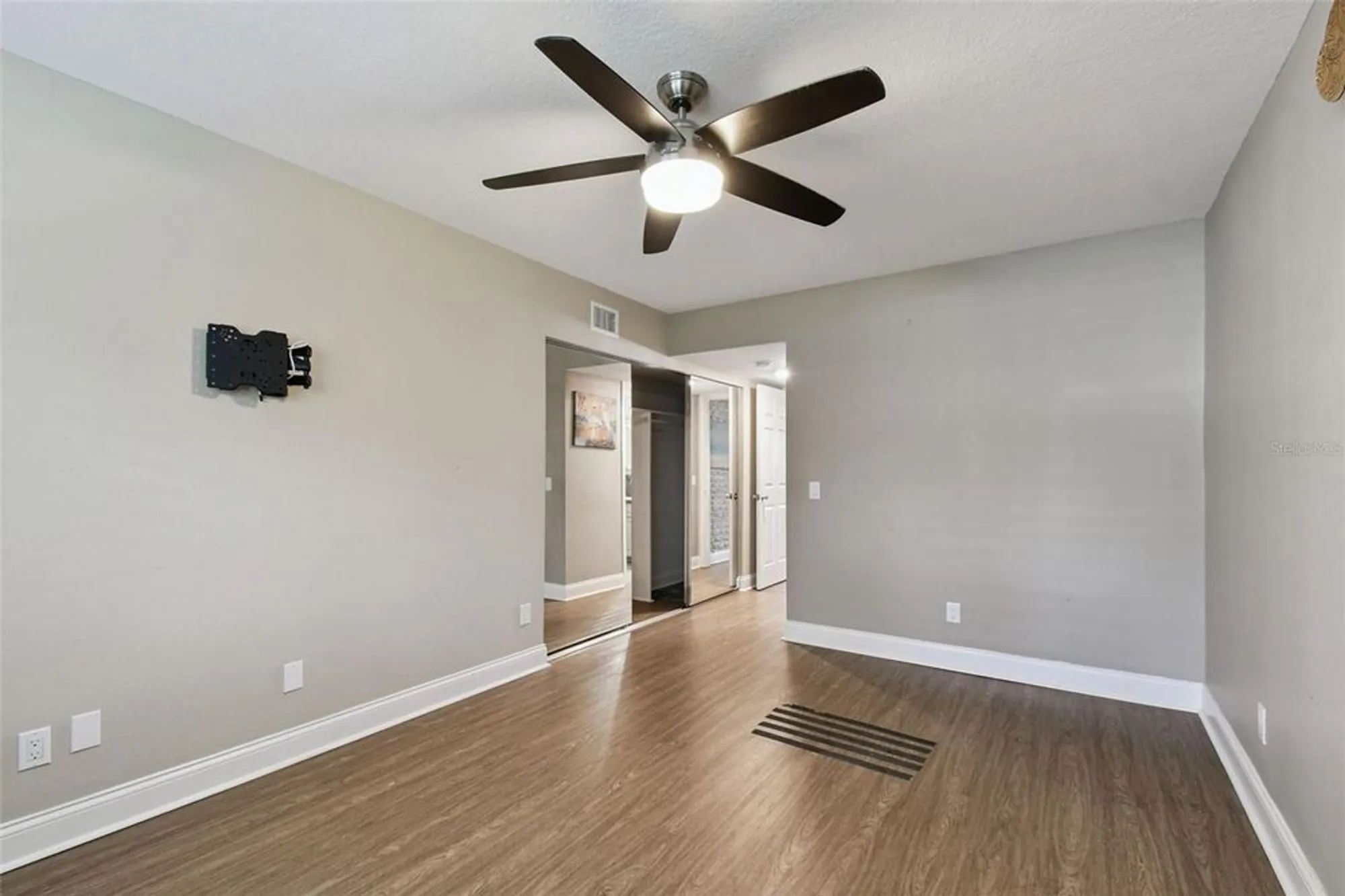 Property Slideshow image 29 of 58 | 2292 costa rican dr apt 30, Clearwater, FL, 33763
