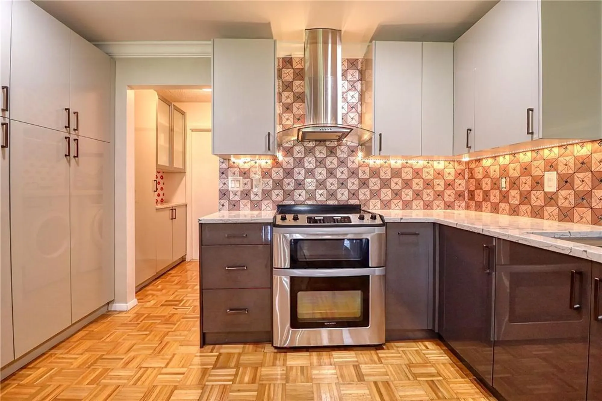 Property Slideshow image 18 of 77 | 7149 fairway bend cir, Sarasota, FL, 34243