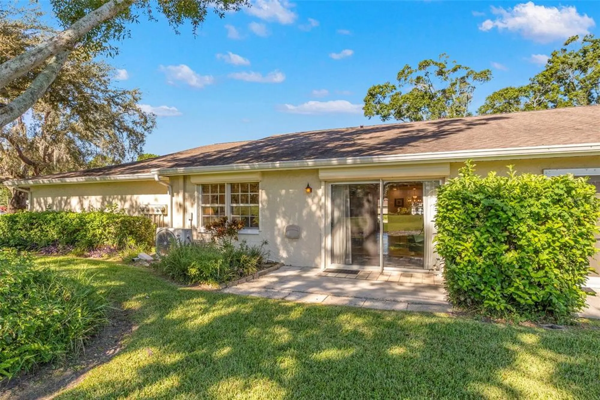 Property Slideshow image 7 of 61 | 1012 dunrobin dr d, Palm Harbor, FL, 34684