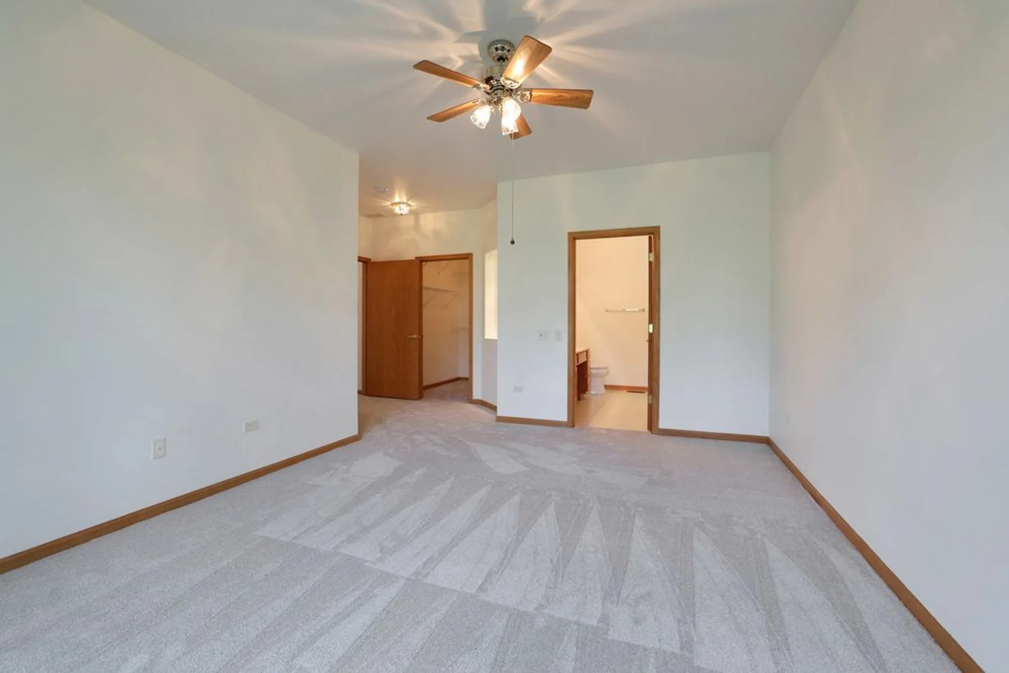 Property Slideshow image 17 of 43 | 12250 songbird ln, Huntley, IL, 60142