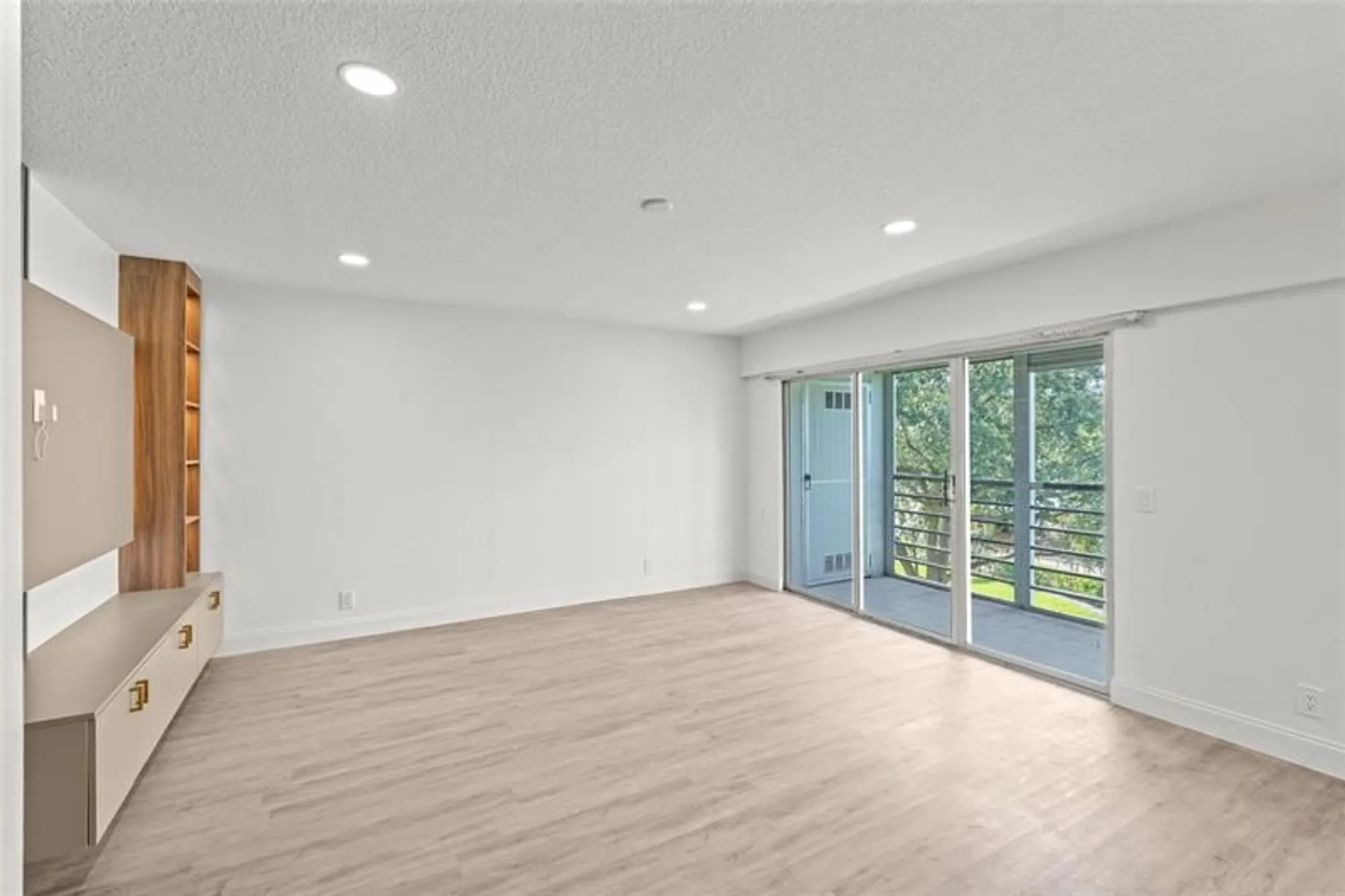 Property Slideshow image 11 of 28 | 204 mansfield e unit e, Boca Raton, FL, 33434