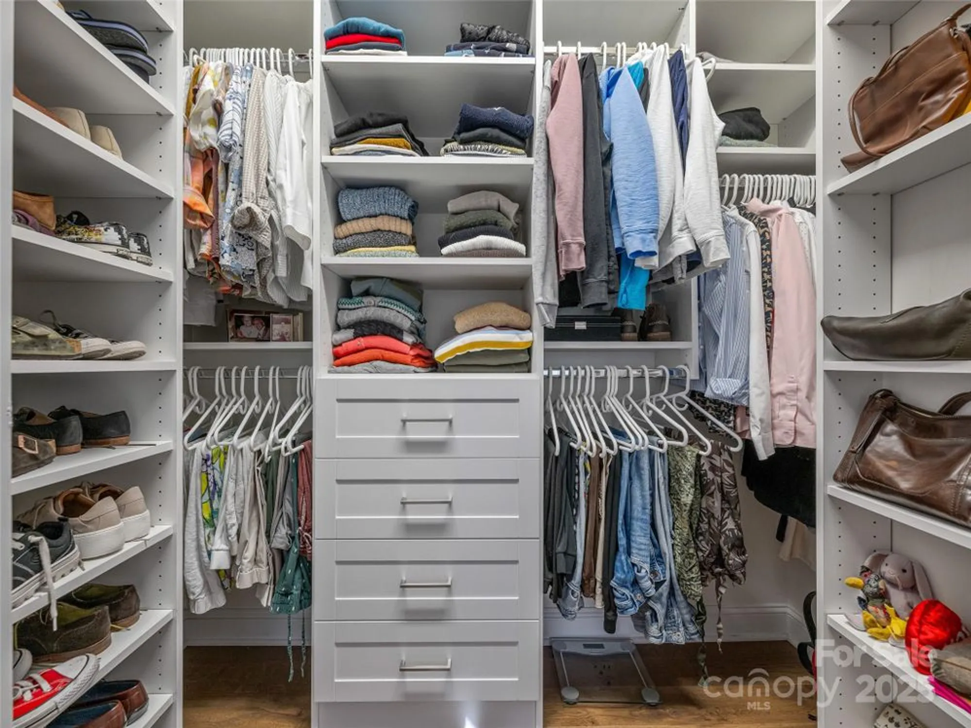 Property Slideshow image 22 of 32 | 2508 carriage falls ct, Hendersonville, NC, 28791