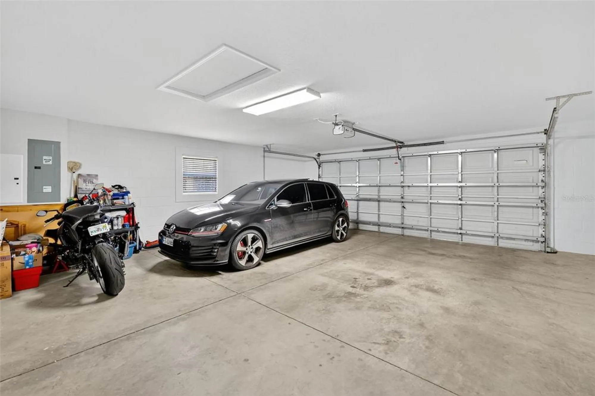 Property Slideshow image 8 of 54 | 10063 lake miona way, Oxford, FL, 34484