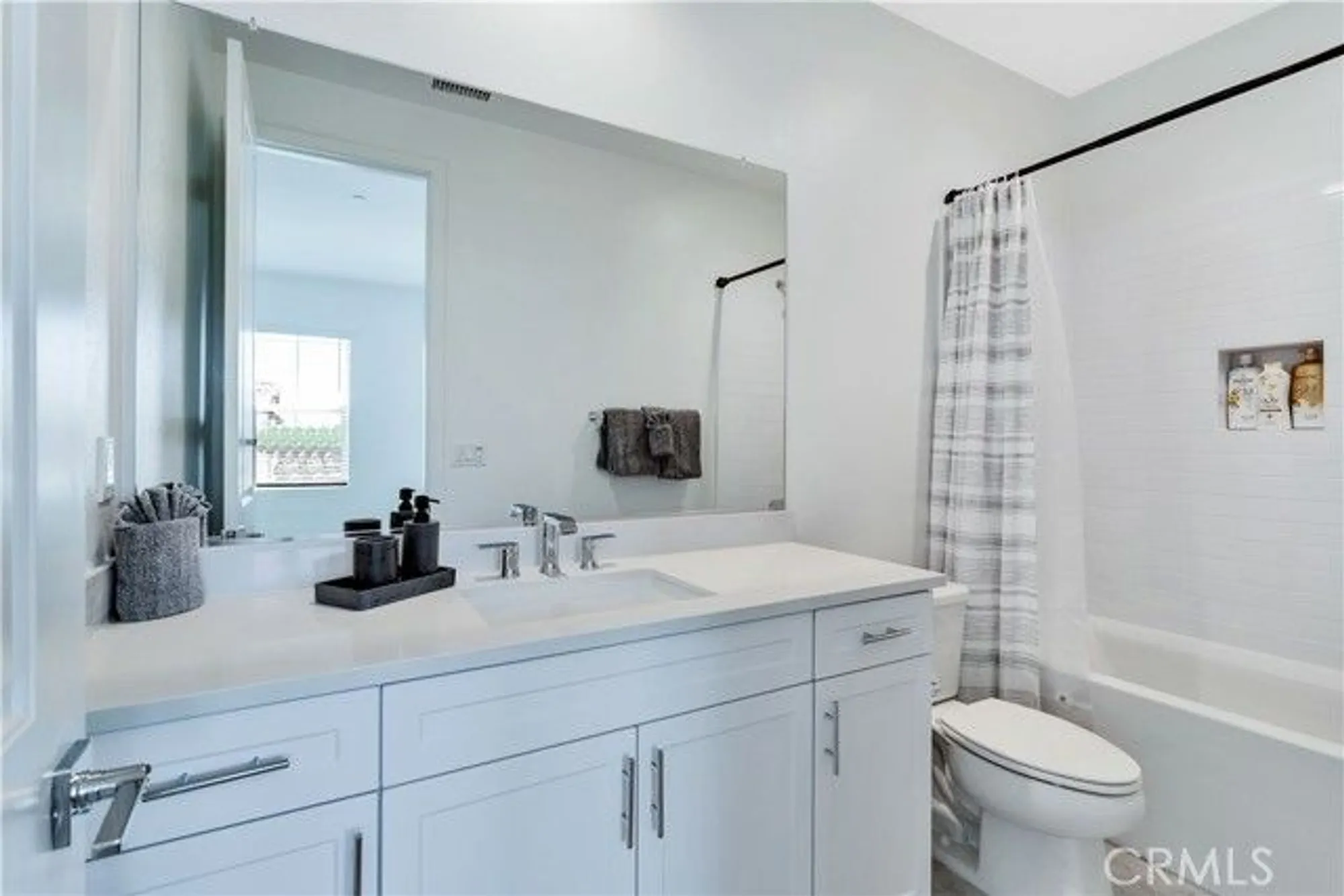 Property Slideshow image 30 of 40 | 84662 litorale ct, Indio, CA, 92203