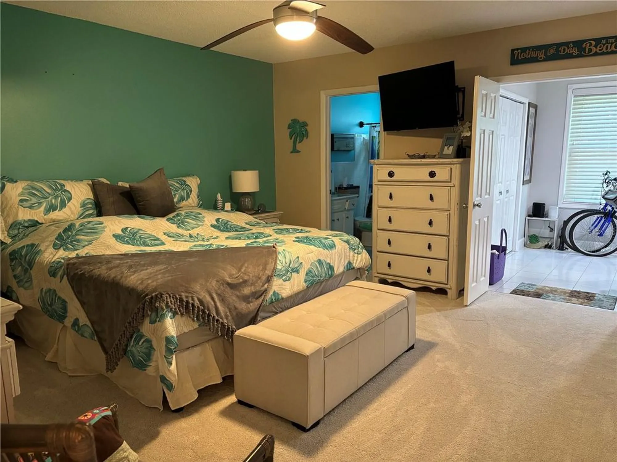 Property Slideshow image 14 of 29 | 2426 ecuadorian way 24, Clearwater, FL, 33763