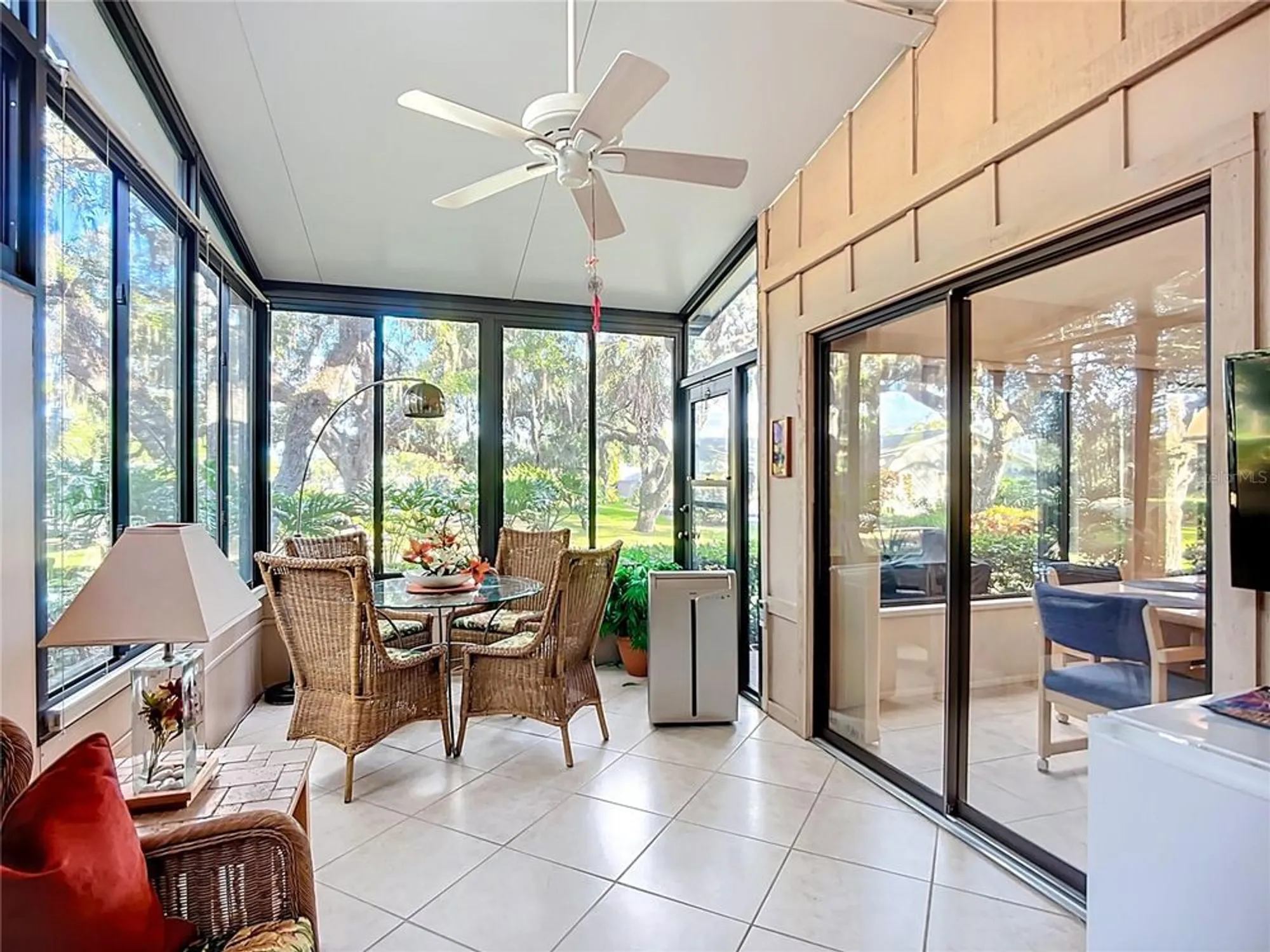 Property Slideshow image 28 of 43 | 4683 oak hollow dr 3, Sarasota, FL, 34241