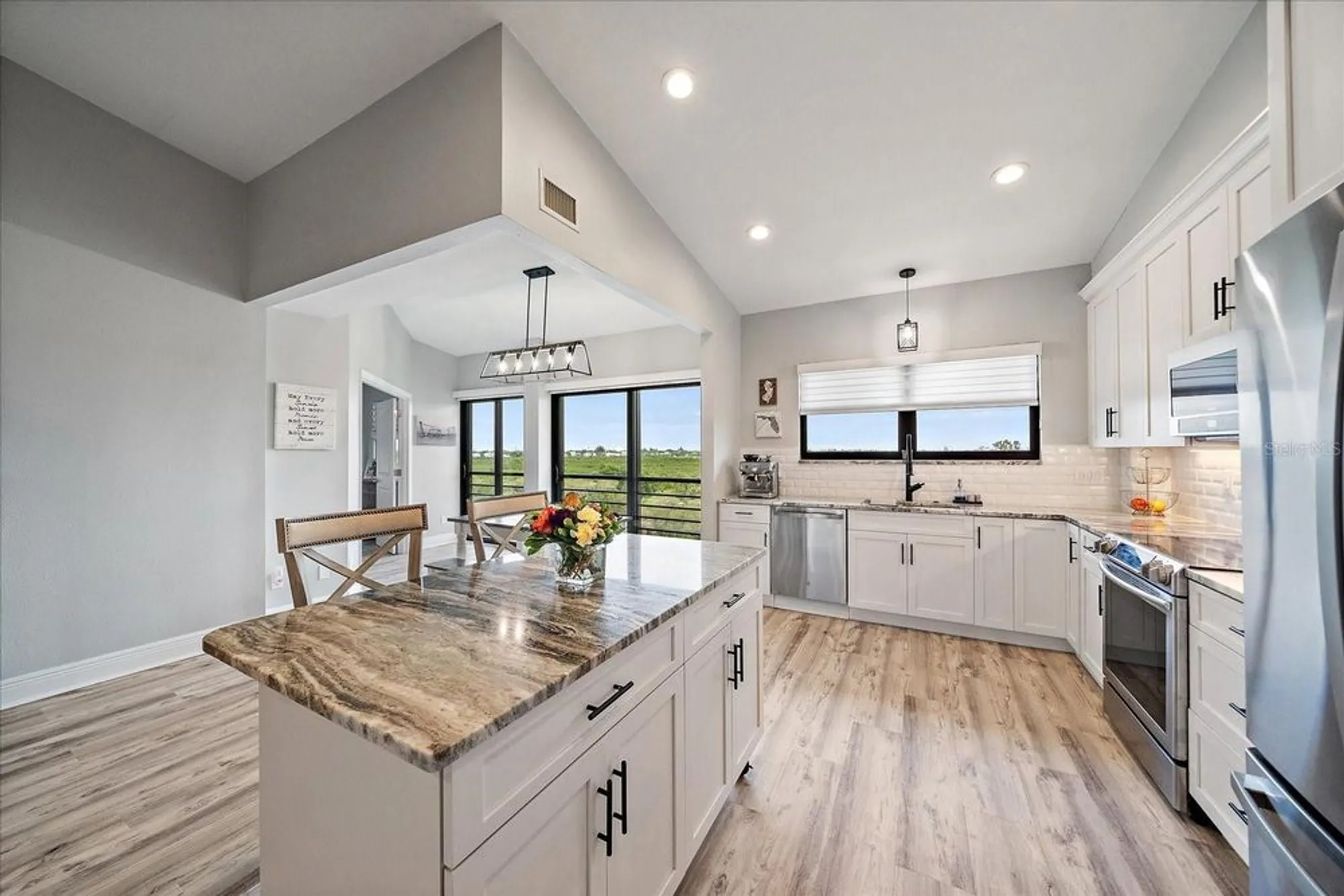 Property Slideshow image 12 of 52 | 5400 eagles point cir apt 405, Sarasota, FL, 34231